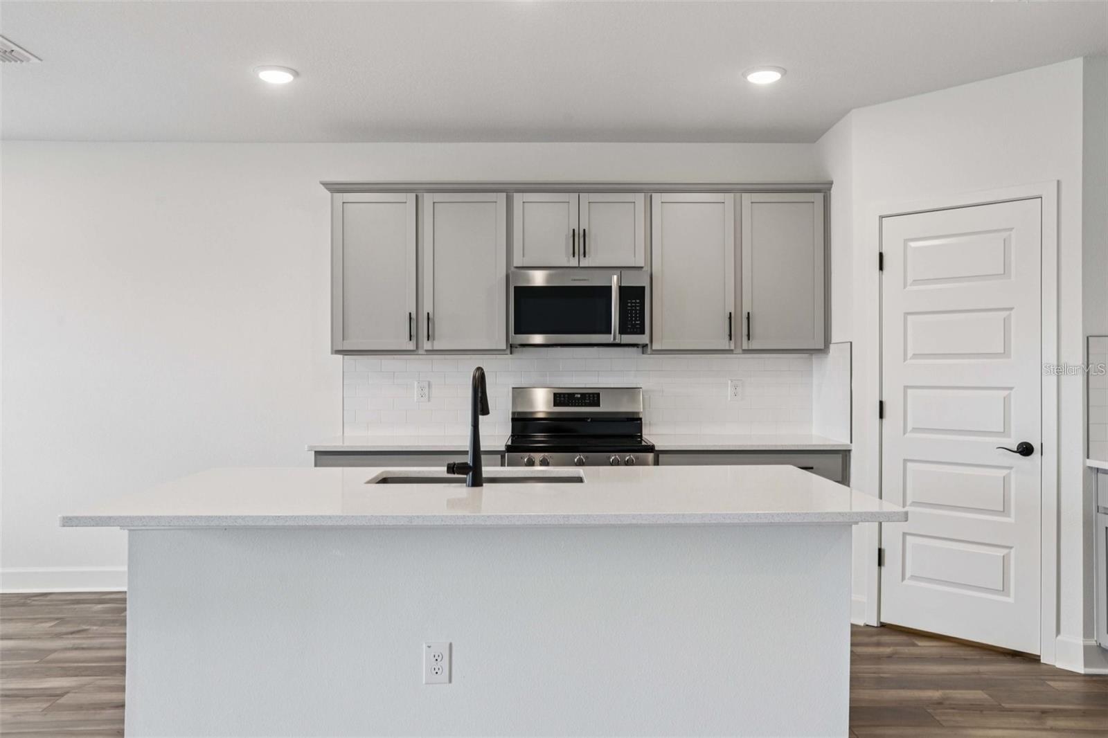 Image 16 of 46 For 13112 Siam Drive