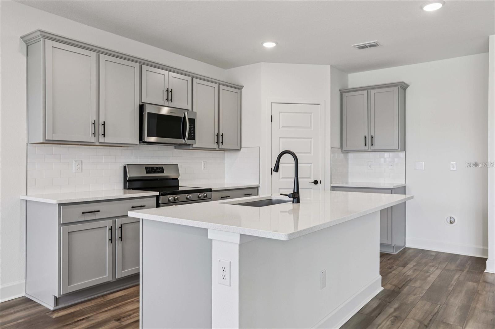 Image 19 of 46 For 13112 Siam Drive