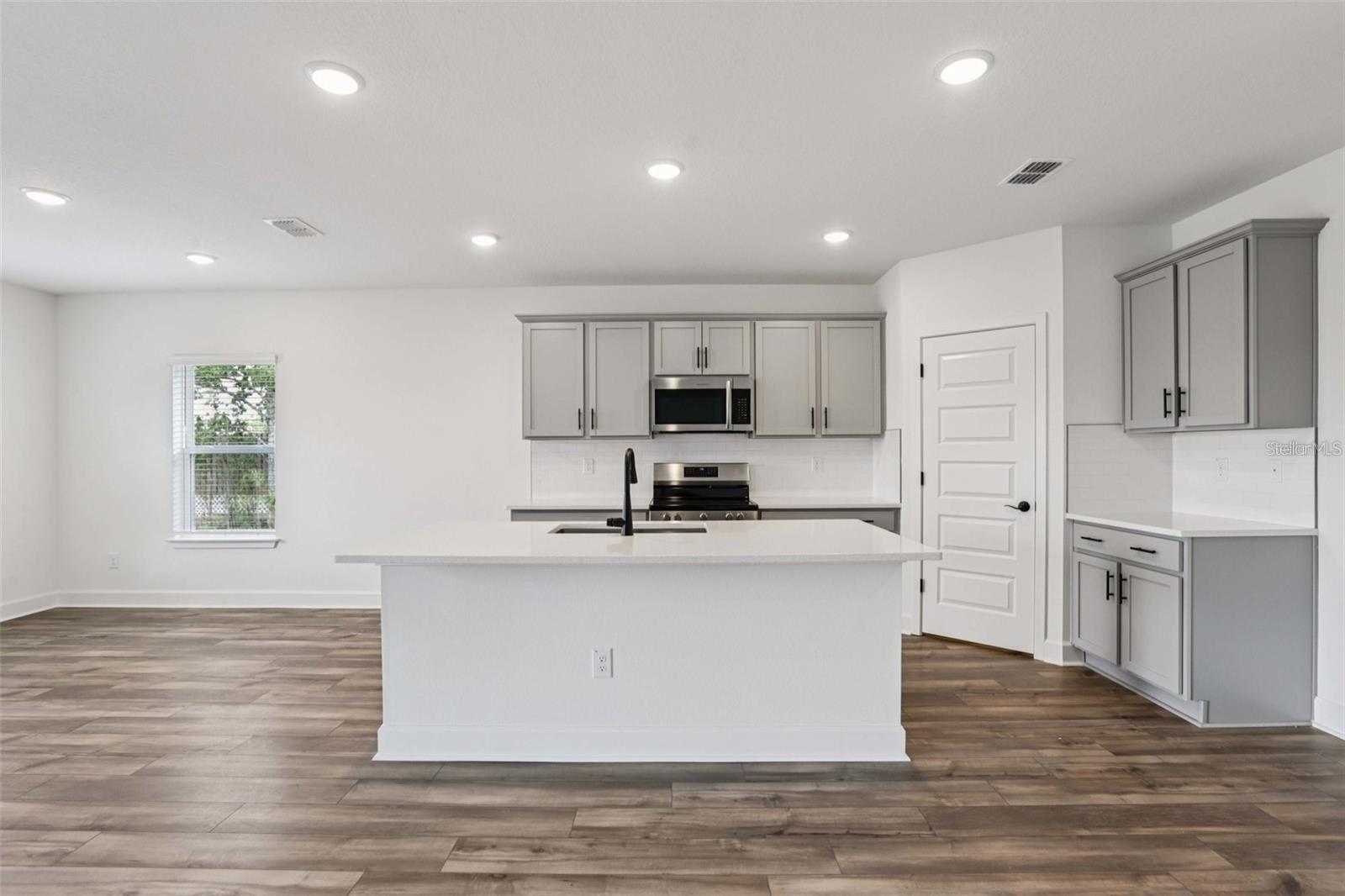 Image 22 of 46 For 13112 Siam Drive