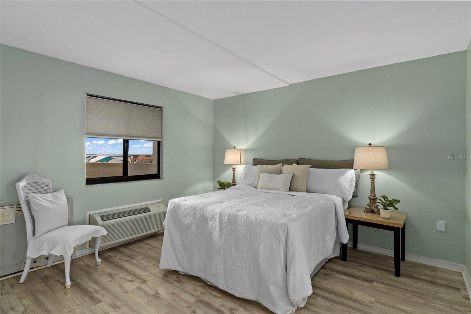 Image 17 of 55 For 5915 Sea Ranch Drive 408