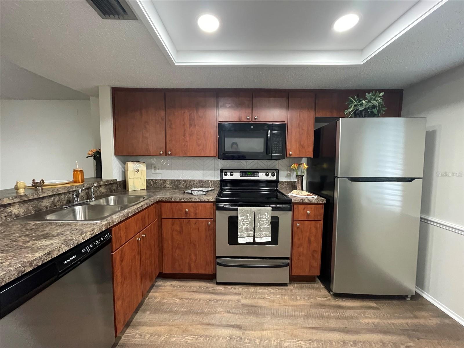 Image 3 of 46 For 112 Palmetto Court 112