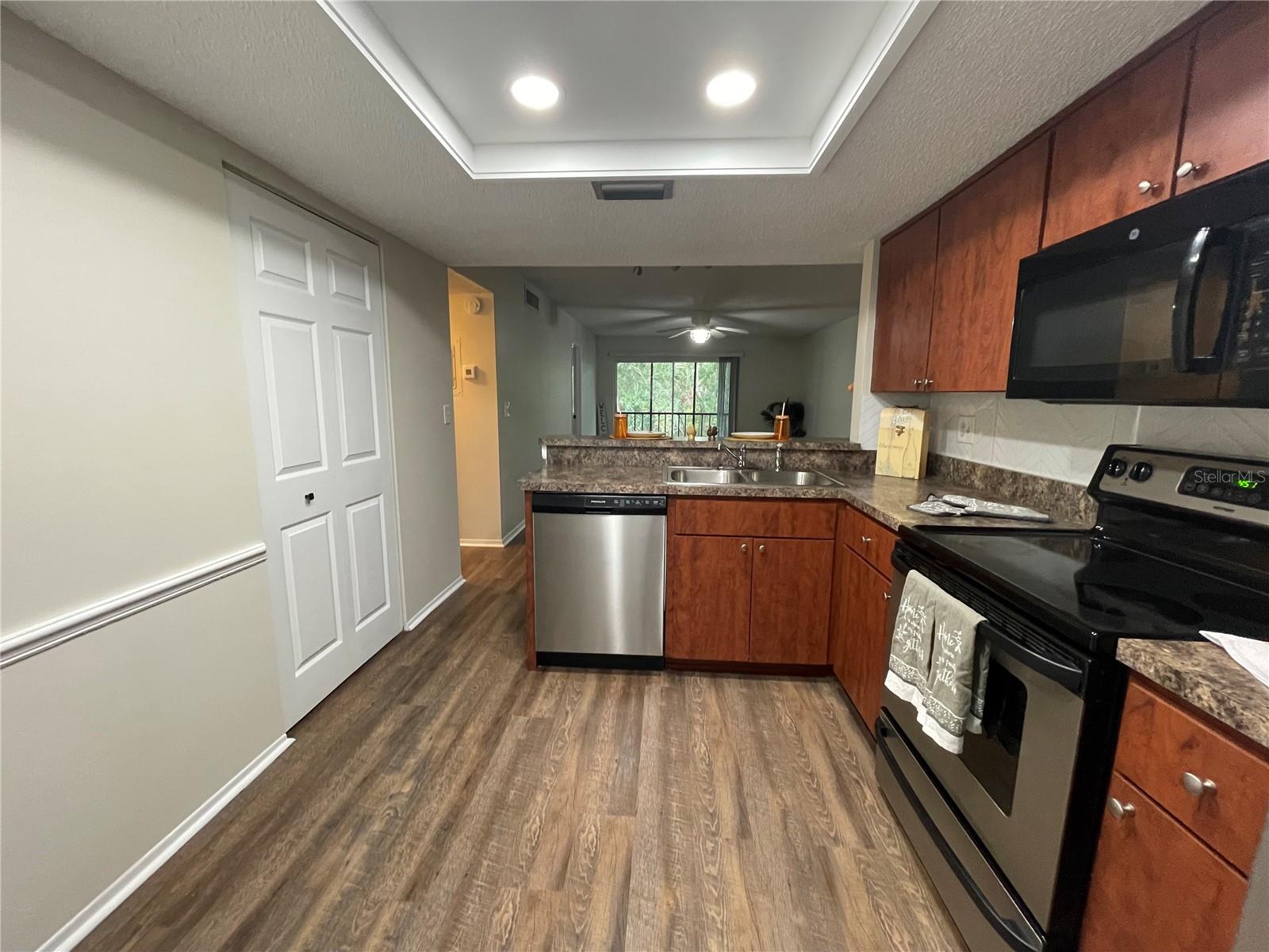 Image 7 of 46 For 112 Palmetto Court 112