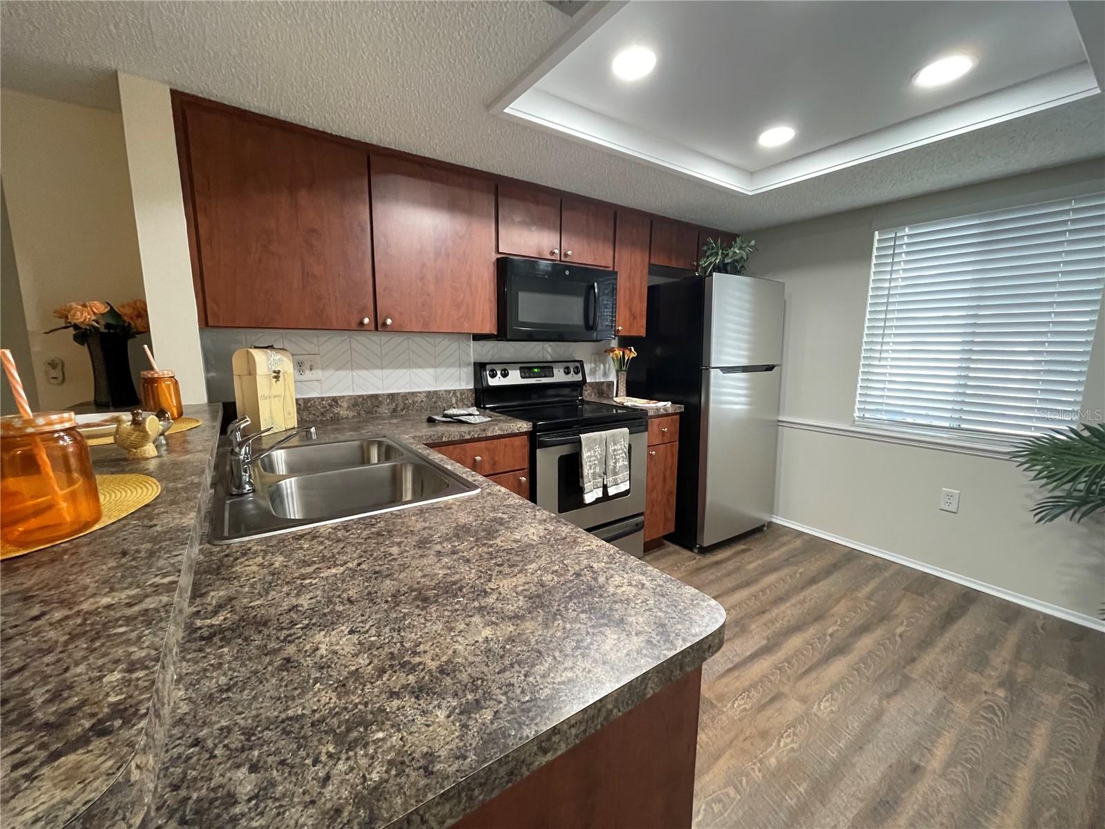 Image 9 of 46 For 112 Palmetto Court 112