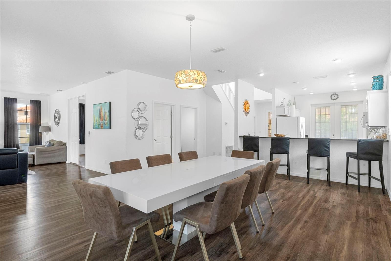 Listing photo id 12 for 4810 Amstel Drive 125