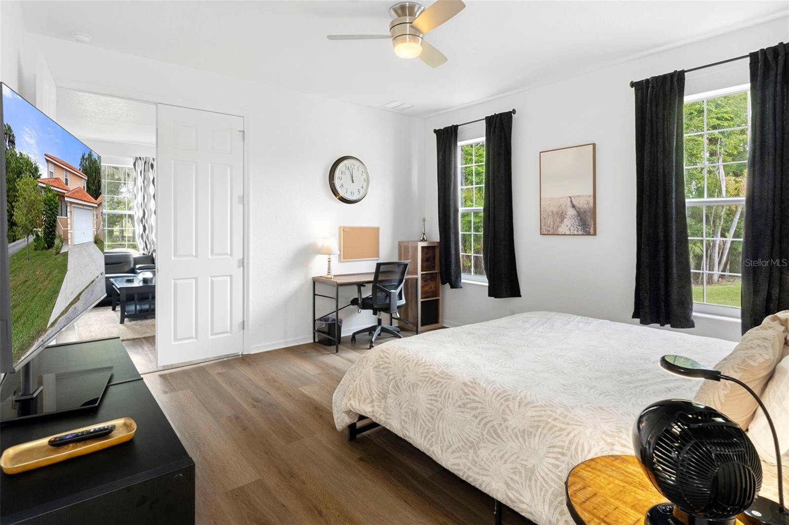 Listing photo id 20 for 4810 Amstel Drive 125