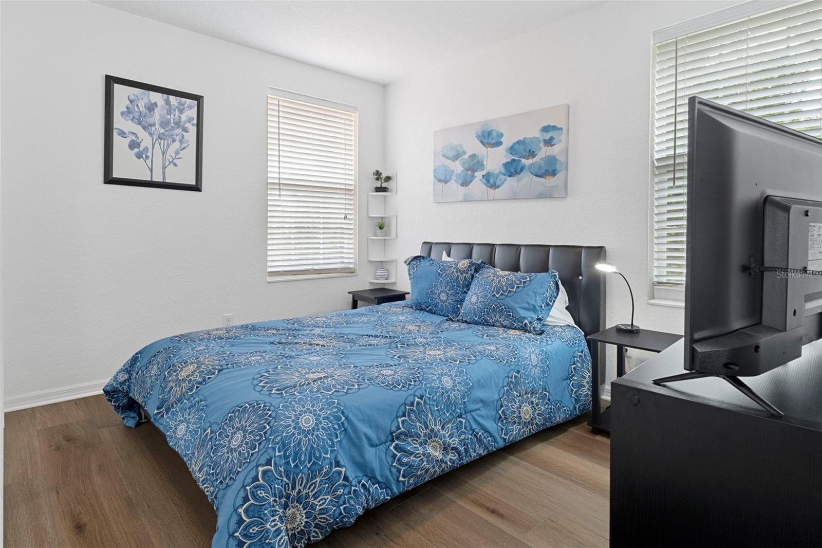 Listing photo id 25 for 4810 Amstel Drive 125