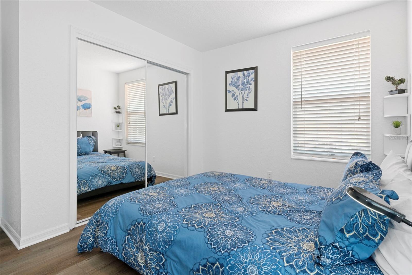 Listing photo id 26 for 4810 Amstel Drive 125