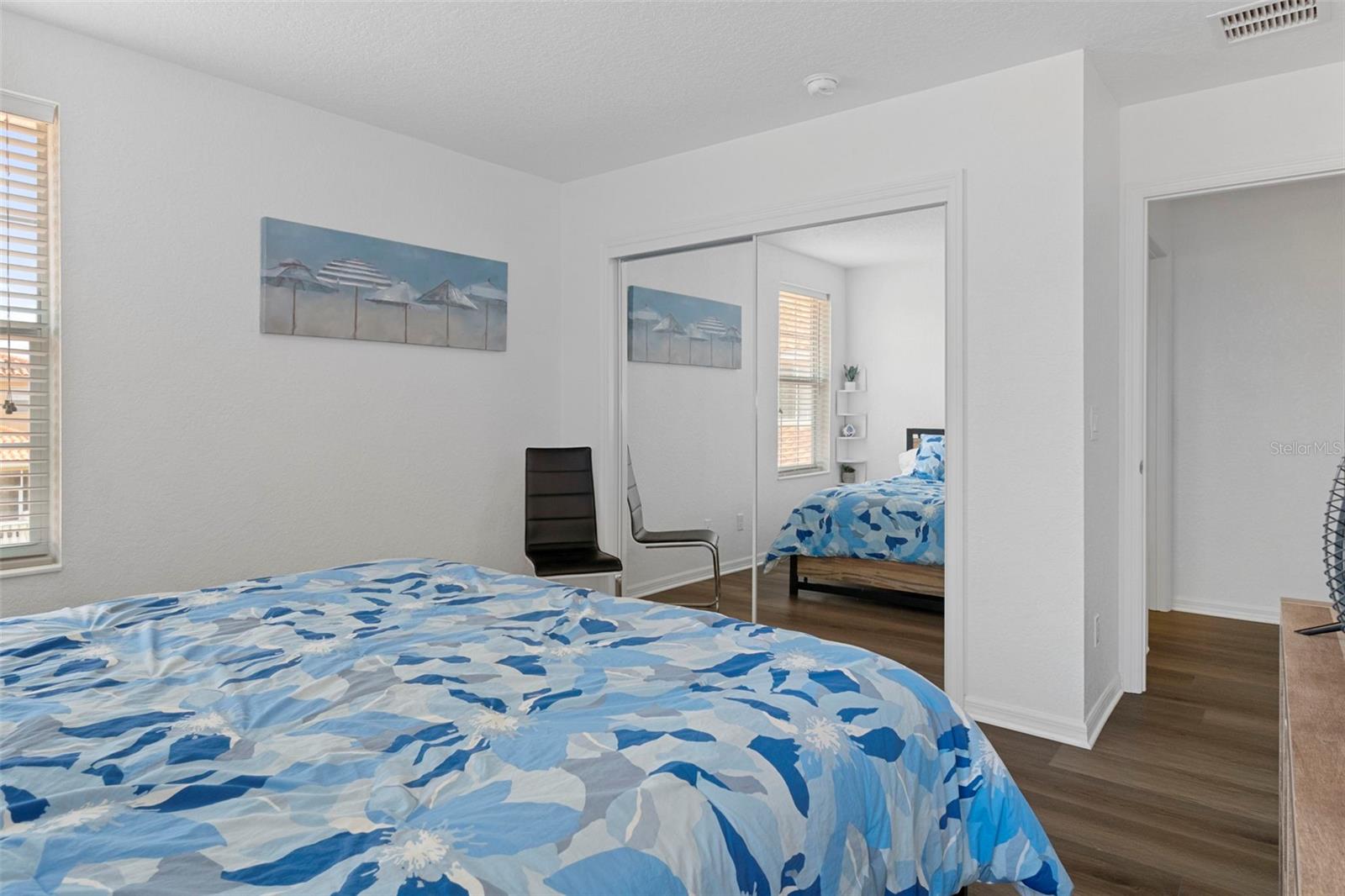 Listing photo id 30 for 4810 Amstel Drive 125