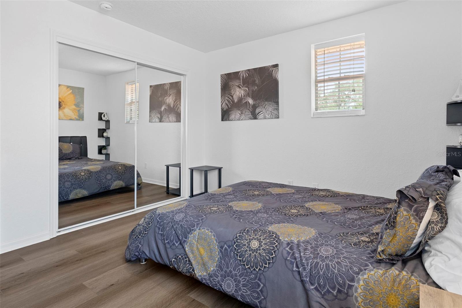 Listing photo id 33 for 4810 Amstel Drive 125