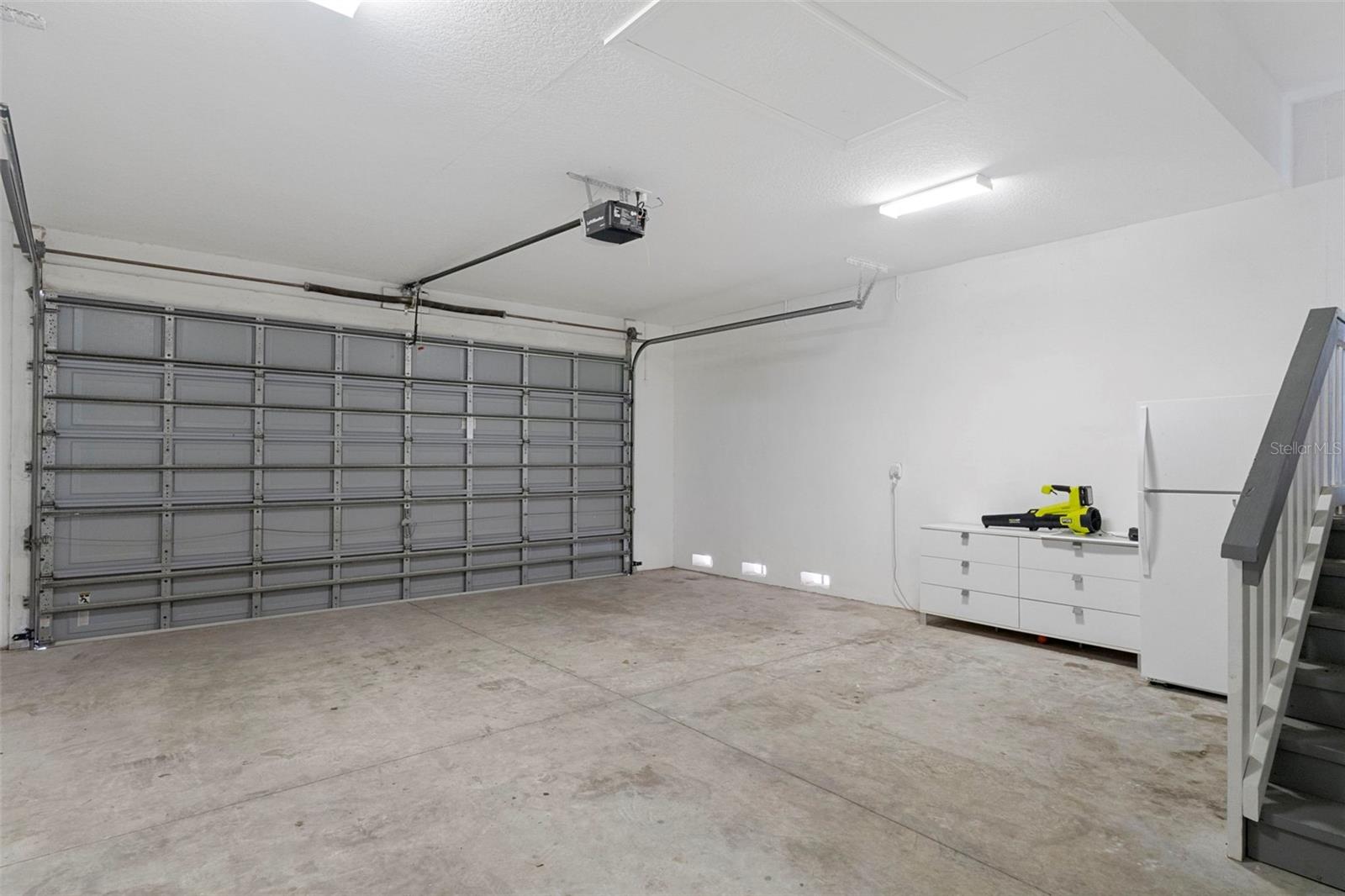 Listing photo id 36 for 4810 Amstel Drive 125