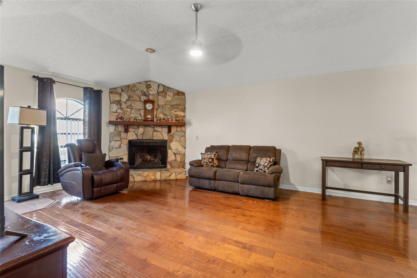 Image 12 of 26 For 23315 Club Villas Drive