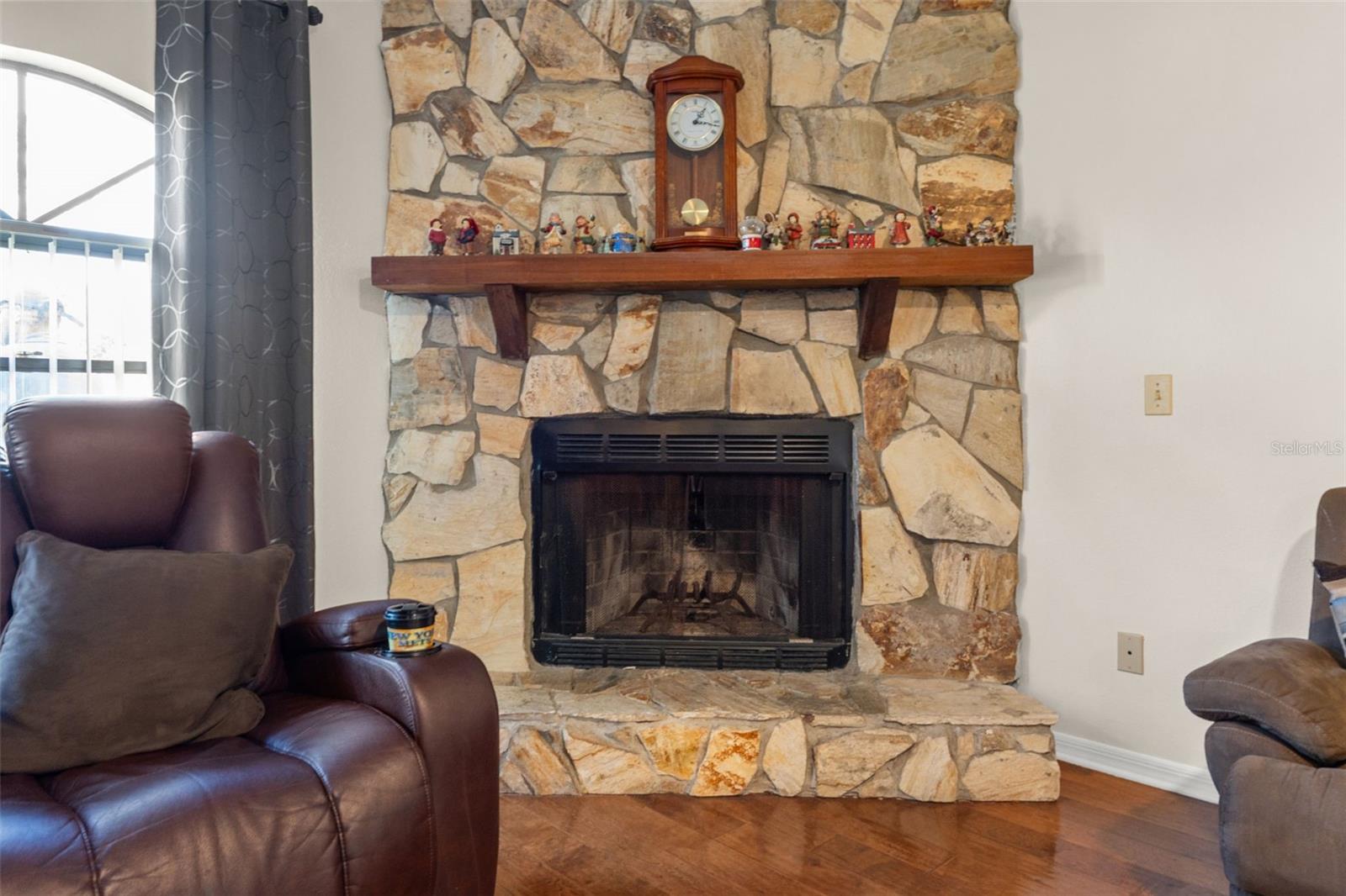 Image 9 of 26 For 23315 Club Villas Drive