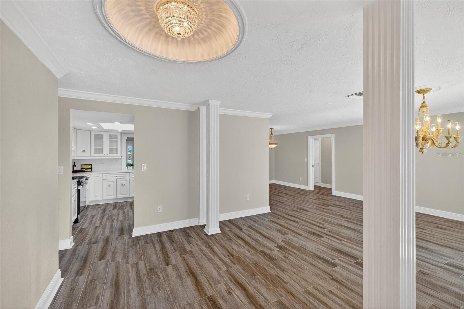 Image 11 of 94 For 3315 Seaway Drive