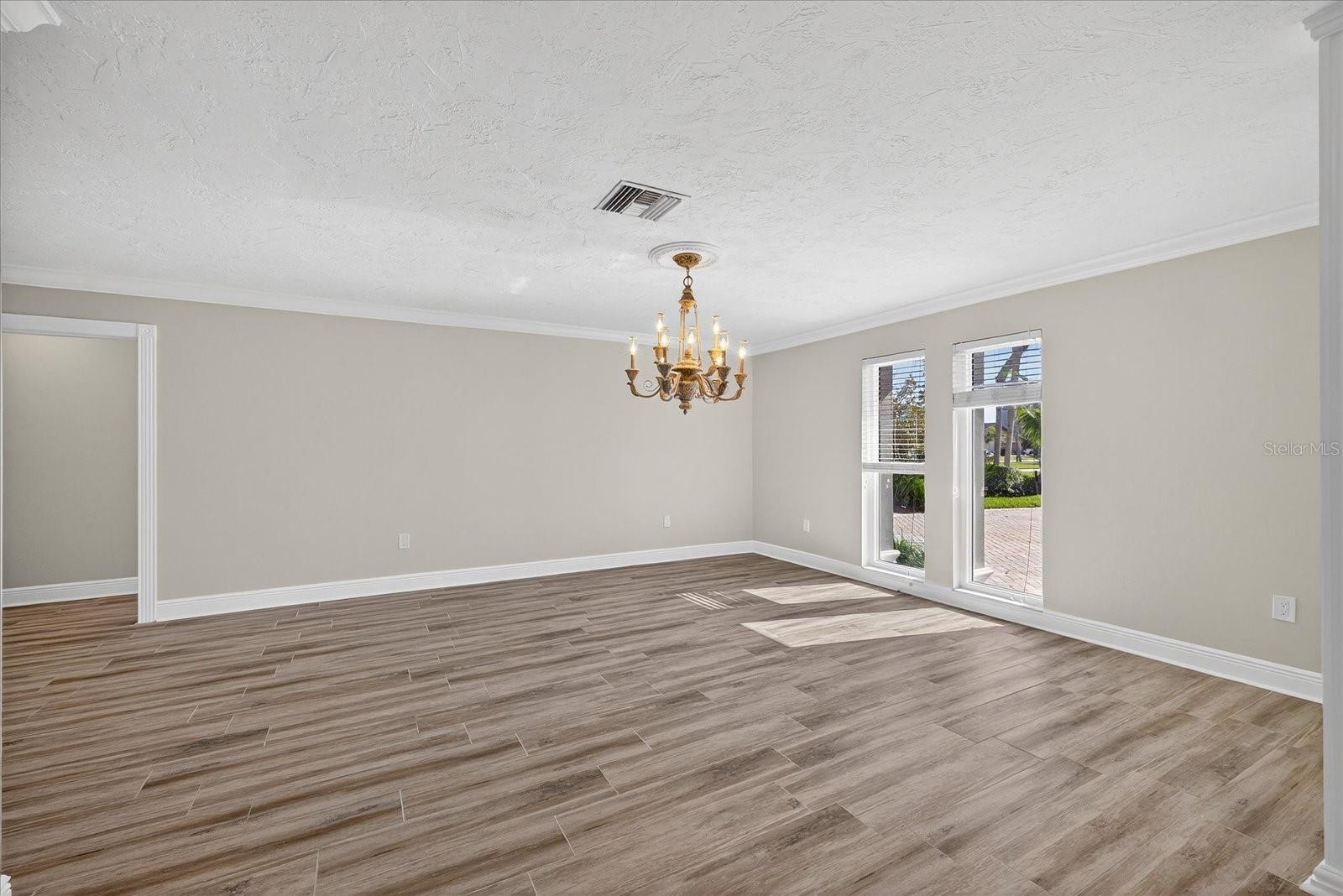 Image 22 of 94 For 3315 Seaway Drive