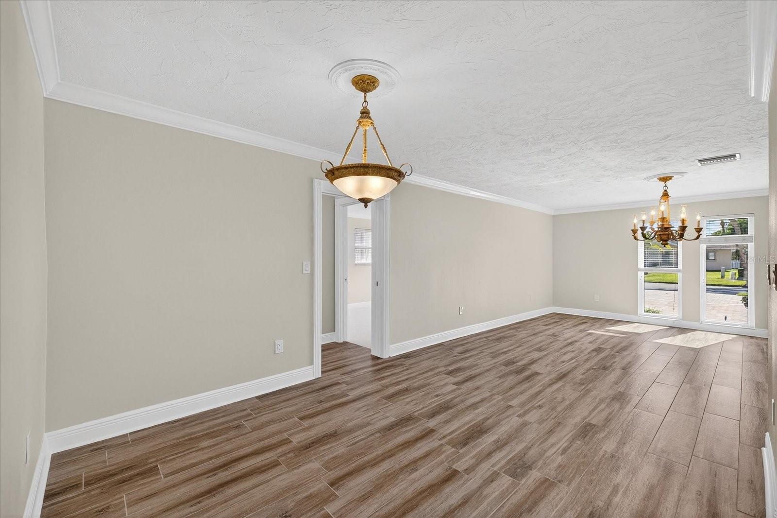 Image 23 of 94 For 3315 Seaway Drive