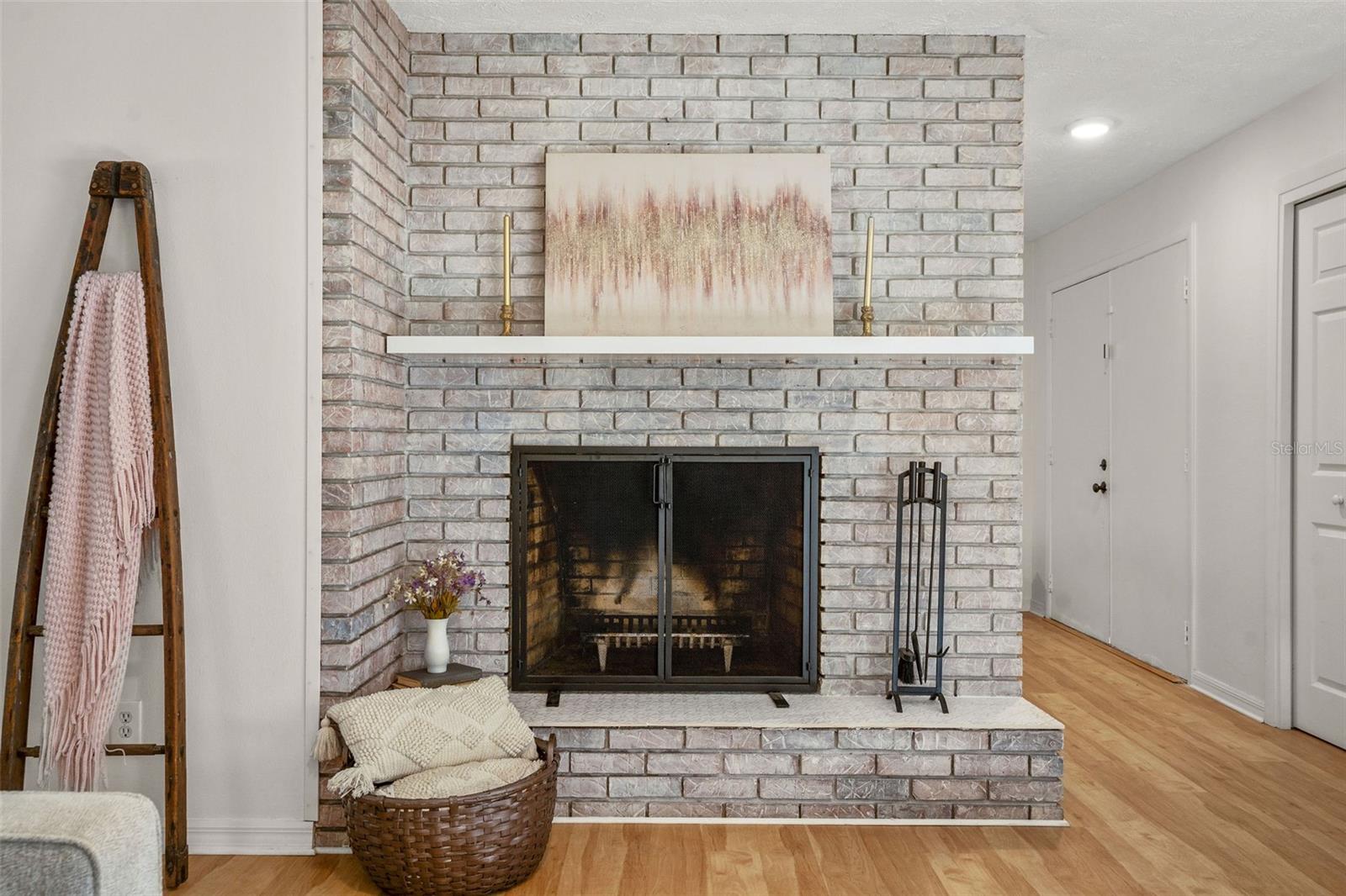 Listing photo id 5 for 37321 Hickory Hill Lane