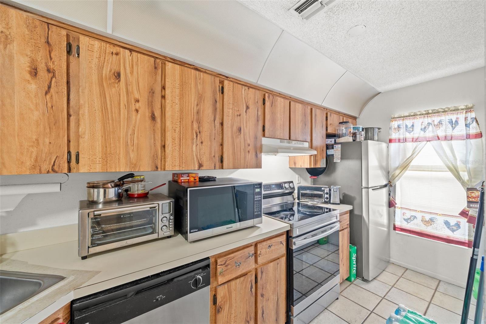 Image 12 of 30 For 7110 Barclay Avenue B