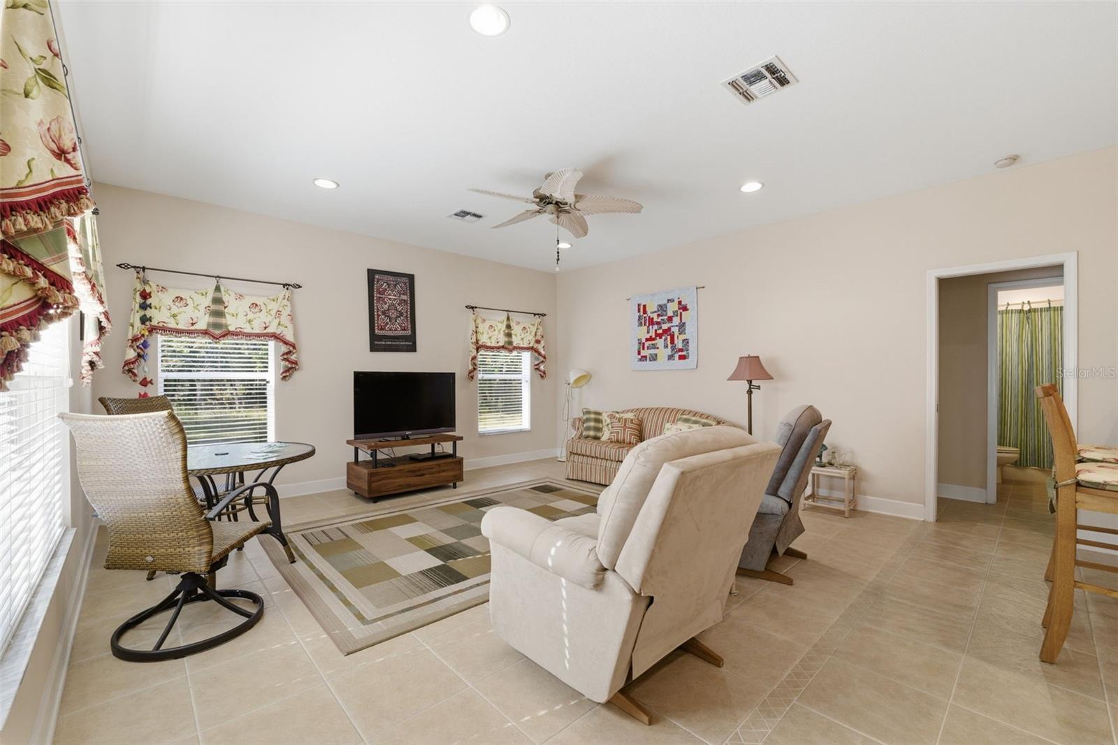 Image 9 of 47 For 11201 Valley Stream Court