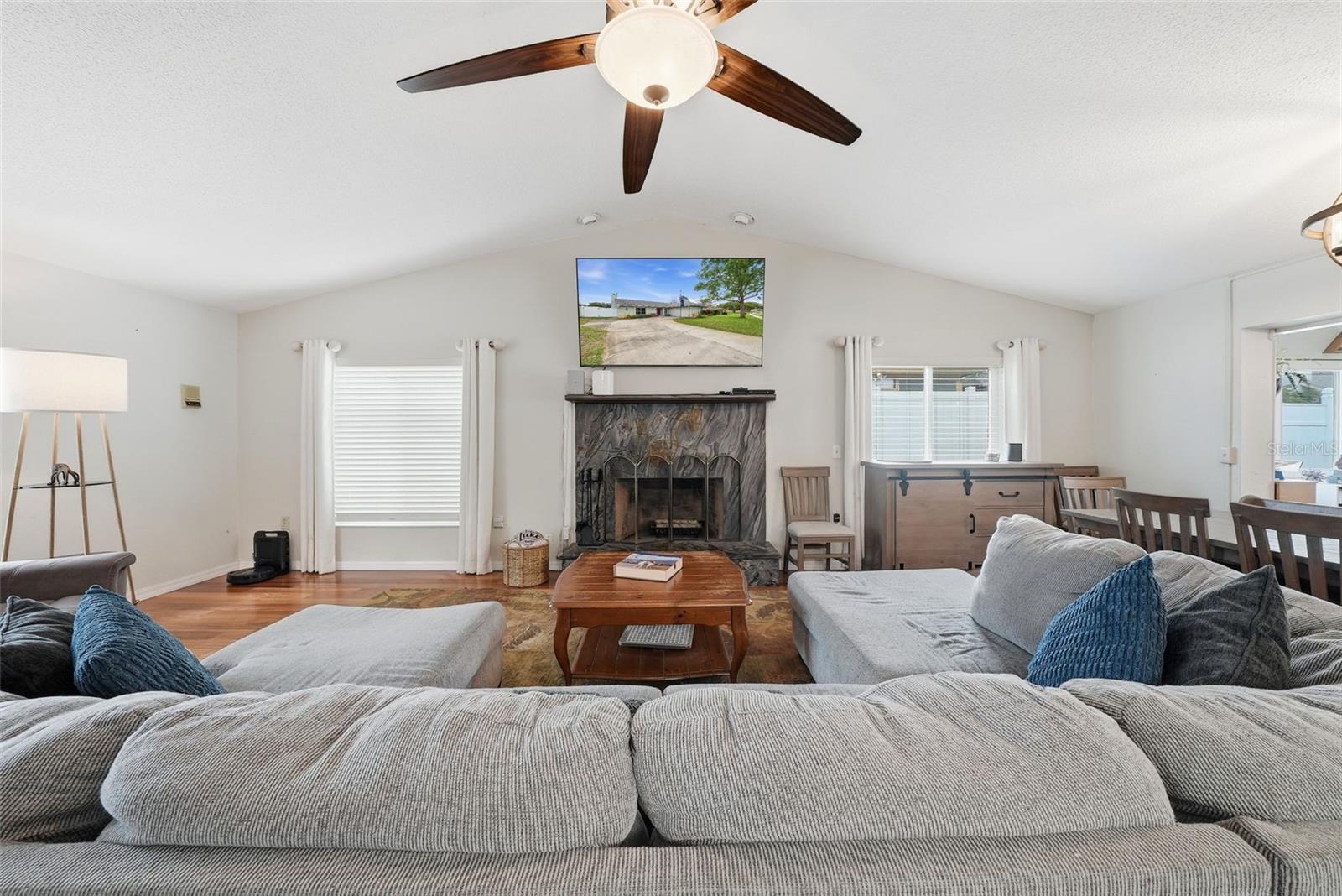 Image 10 of 82 For 7712 Lakeside Woodlands