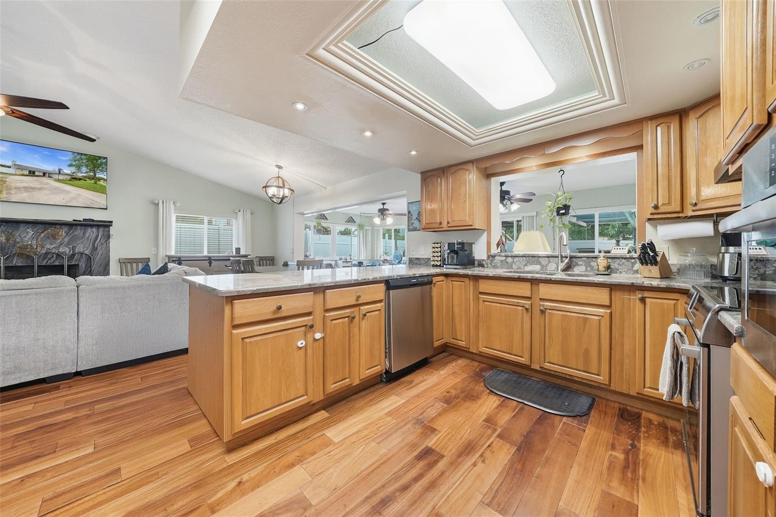 Image 13 of 82 For 7712 Lakeside Woodlands