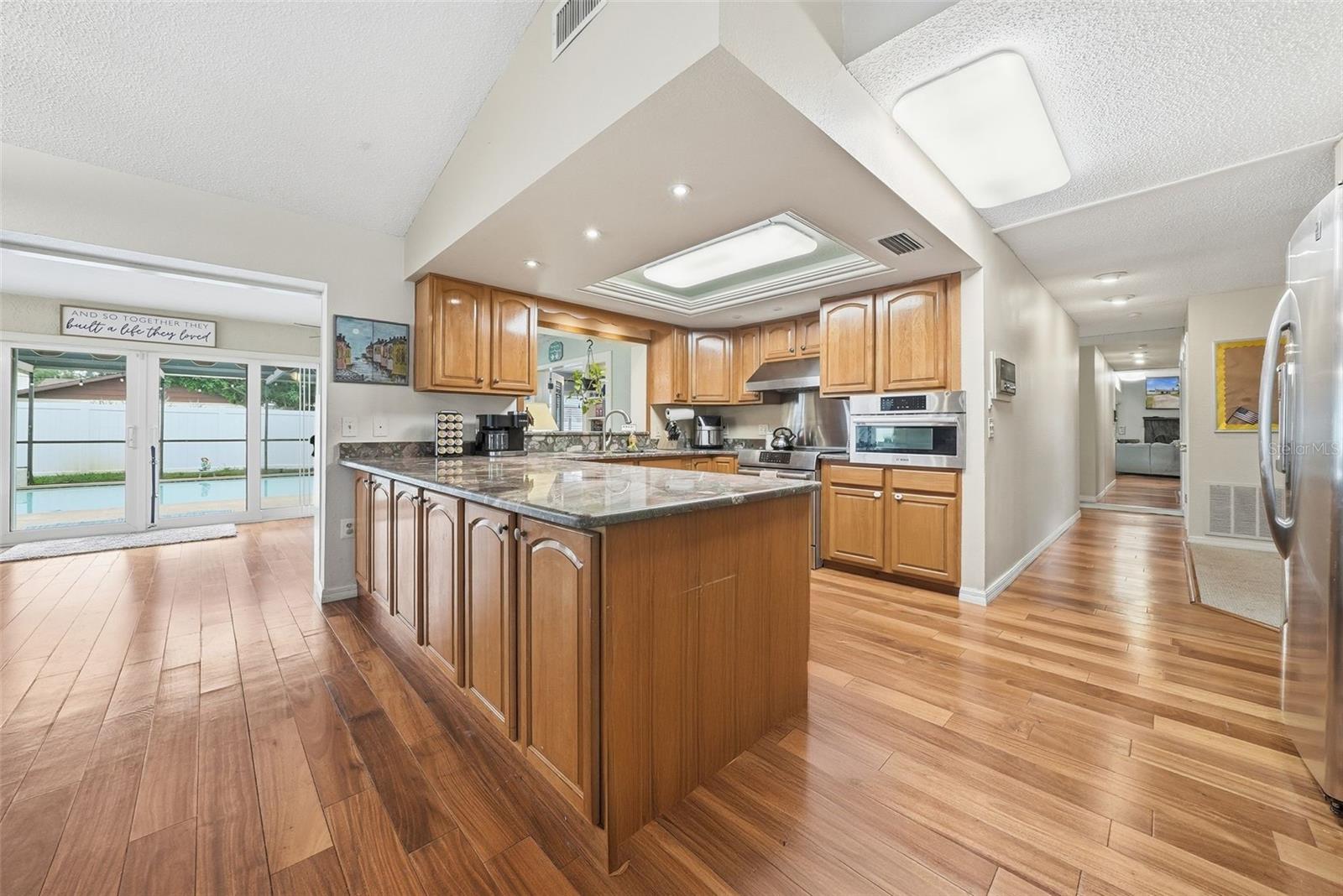 Image 17 of 82 For 7712 Lakeside Woodlands