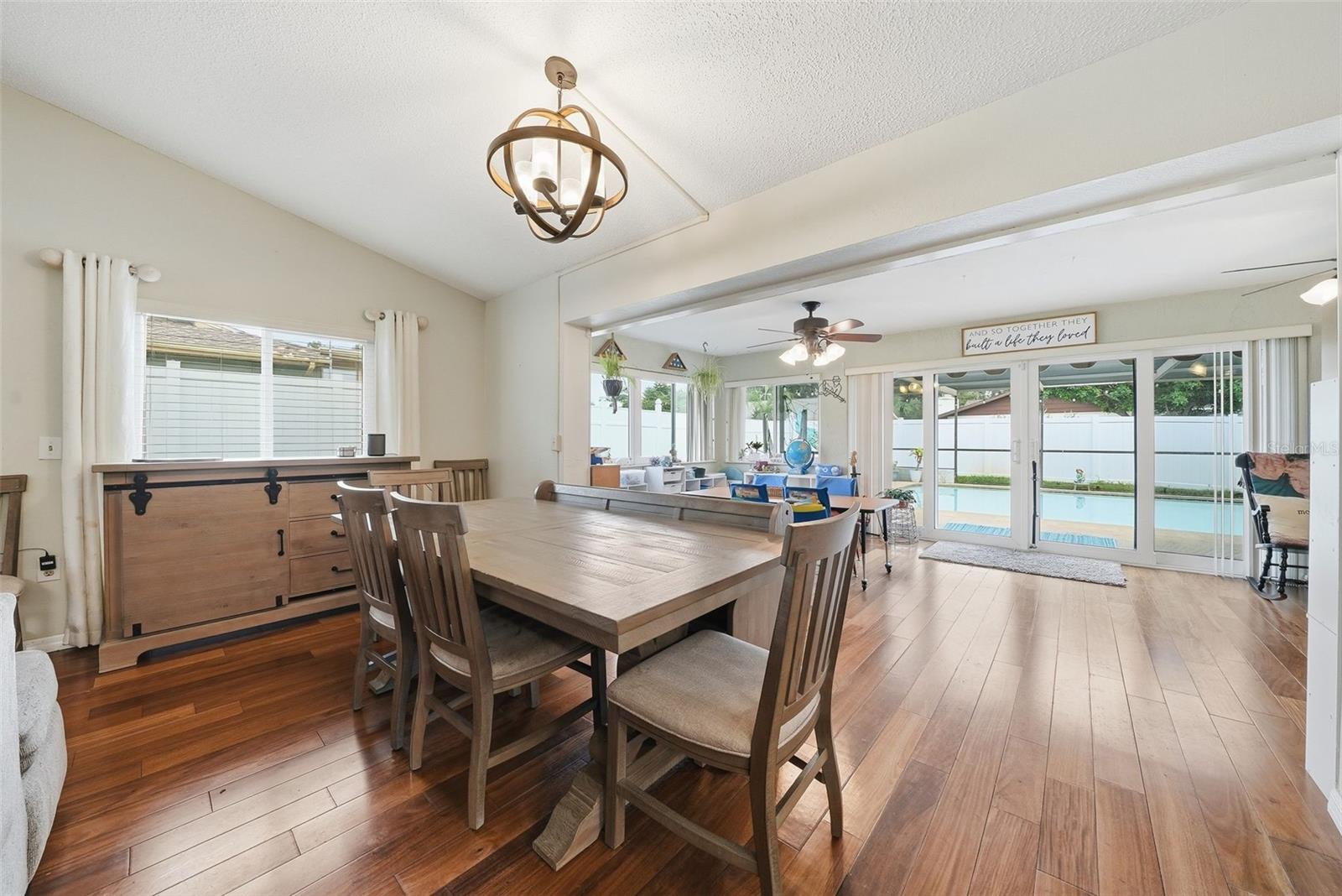 Image 19 of 82 For 7712 Lakeside Woodlands