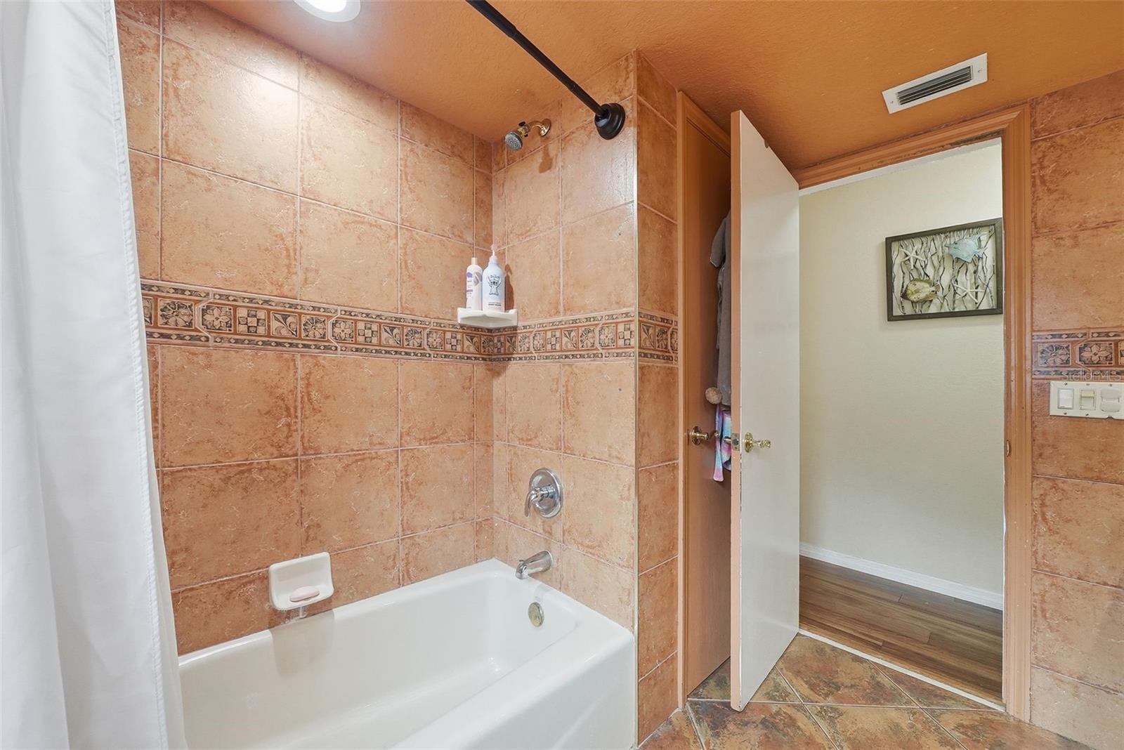 Image 29 of 82 For 7712 Lakeside Woodlands