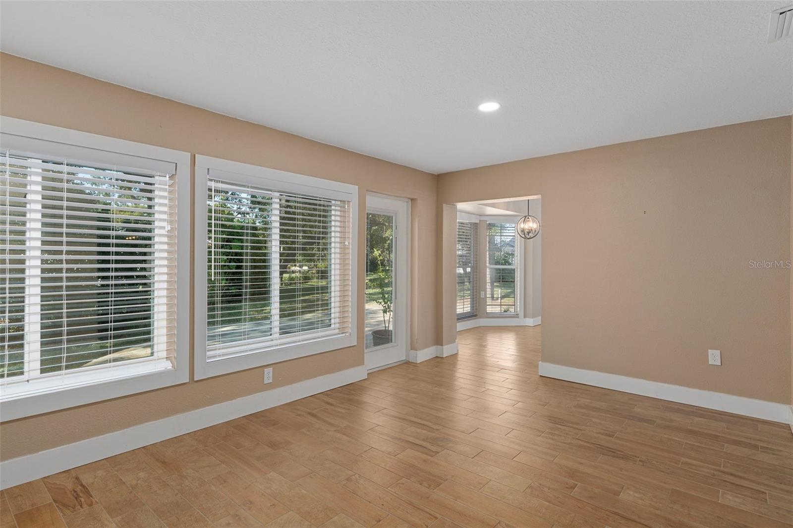 Image 18 of 81 For 3015 Saw Mill Lane