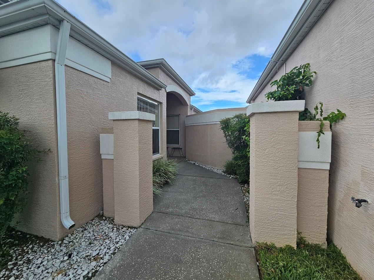 Image 2 of 32 For 311 Royal Palm Way