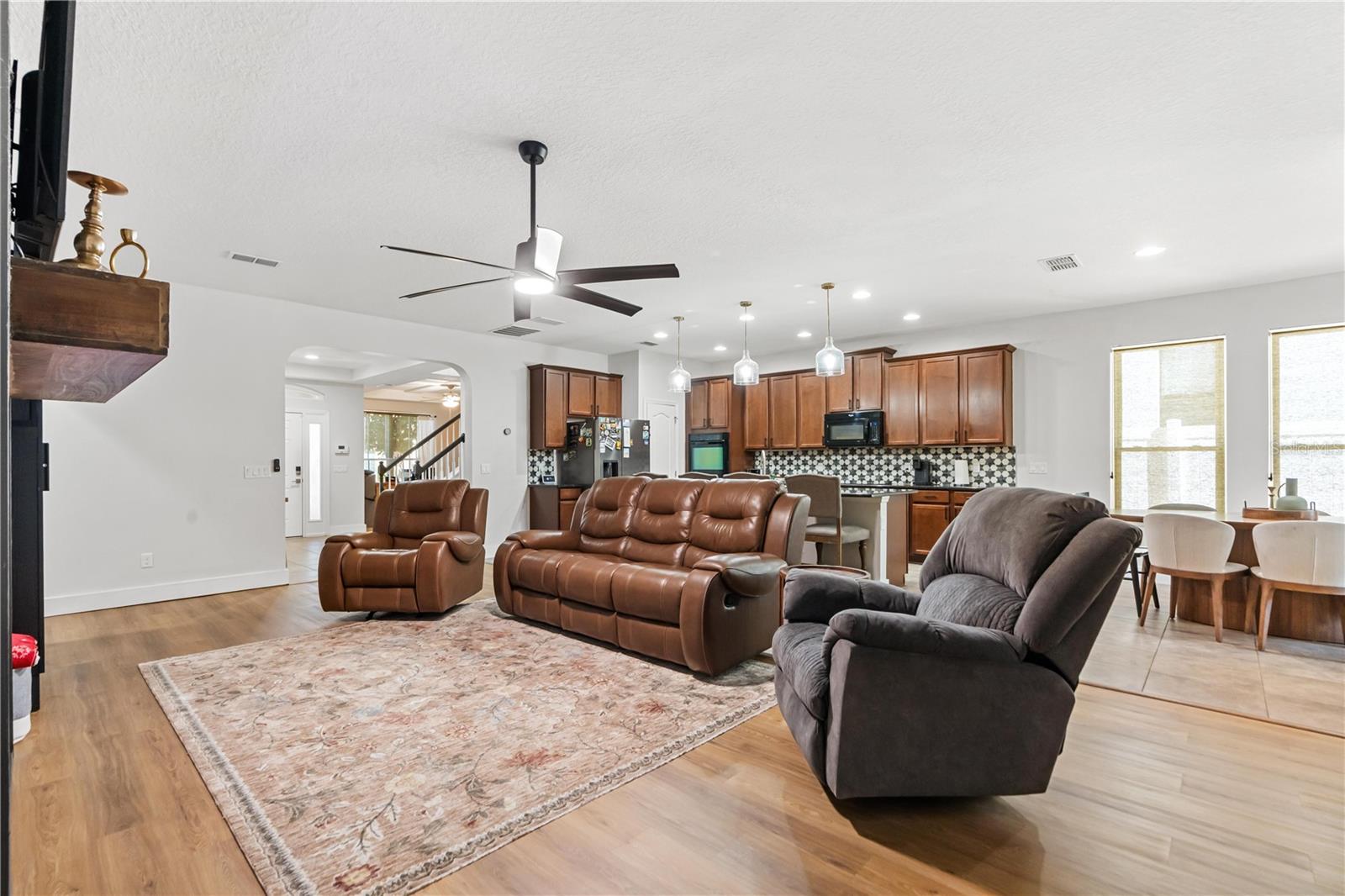 Image 11 of 70 For 1040 Thunderhead Lane