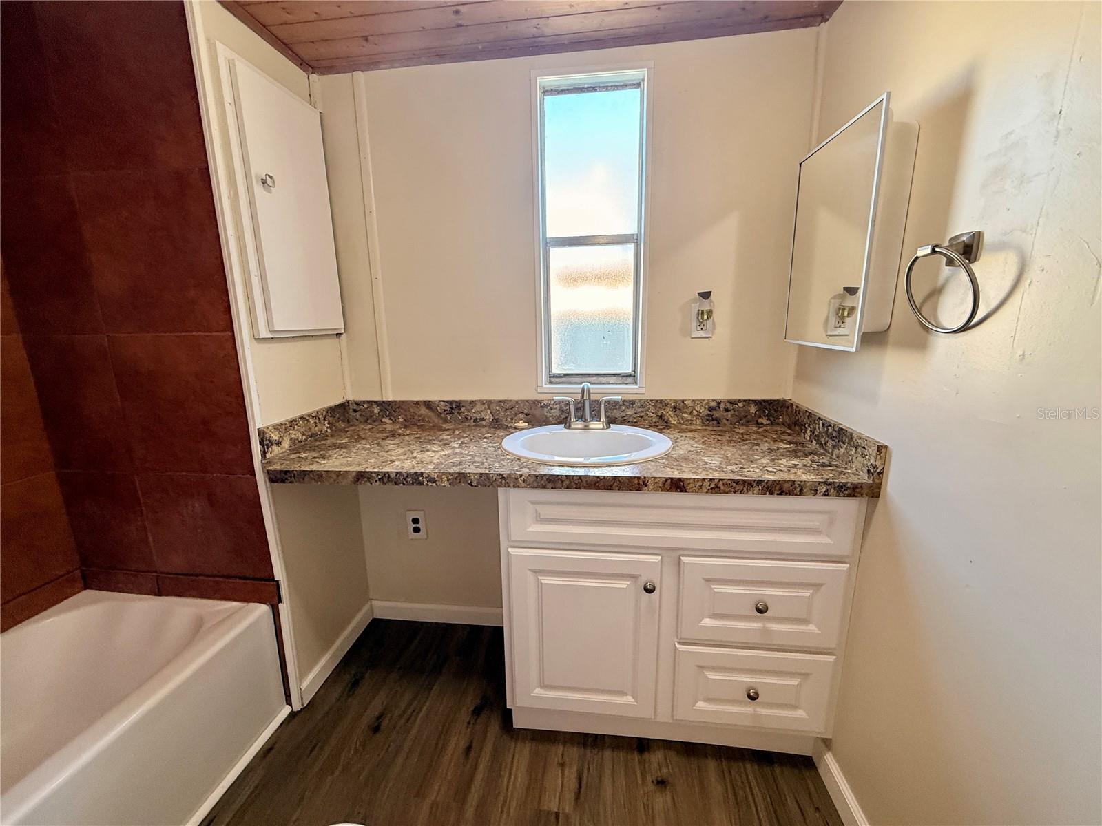 Image 10 of 20 For 11324 Altoona Avenue