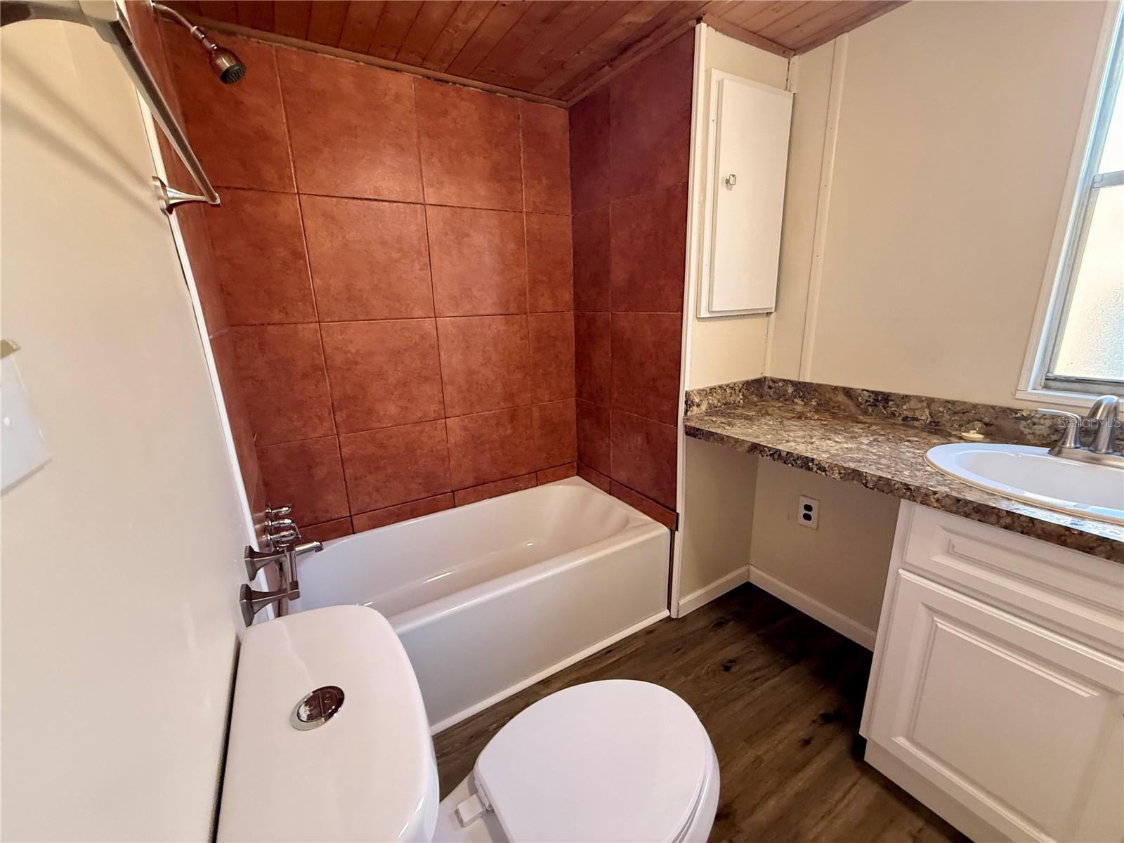 Image 11 of 20 For 11324 Altoona Avenue