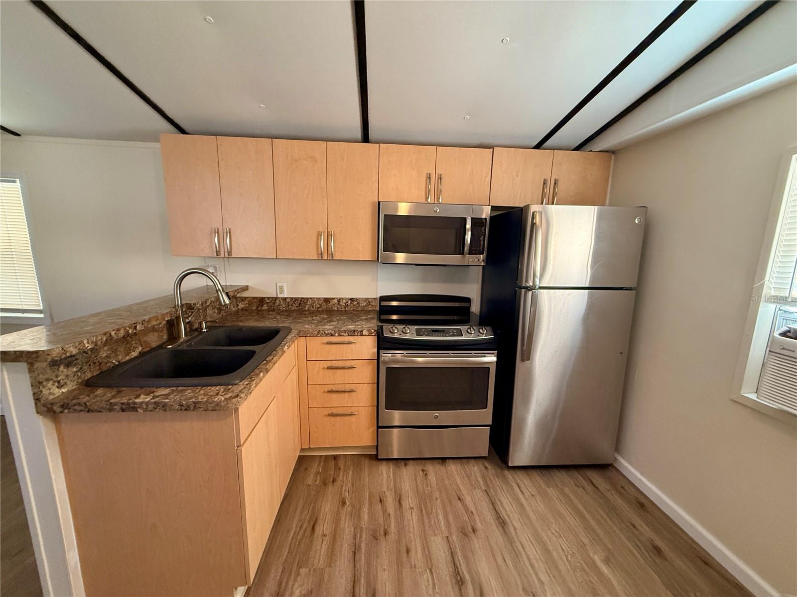 Image 4 of 20 For 11324 Altoona Avenue