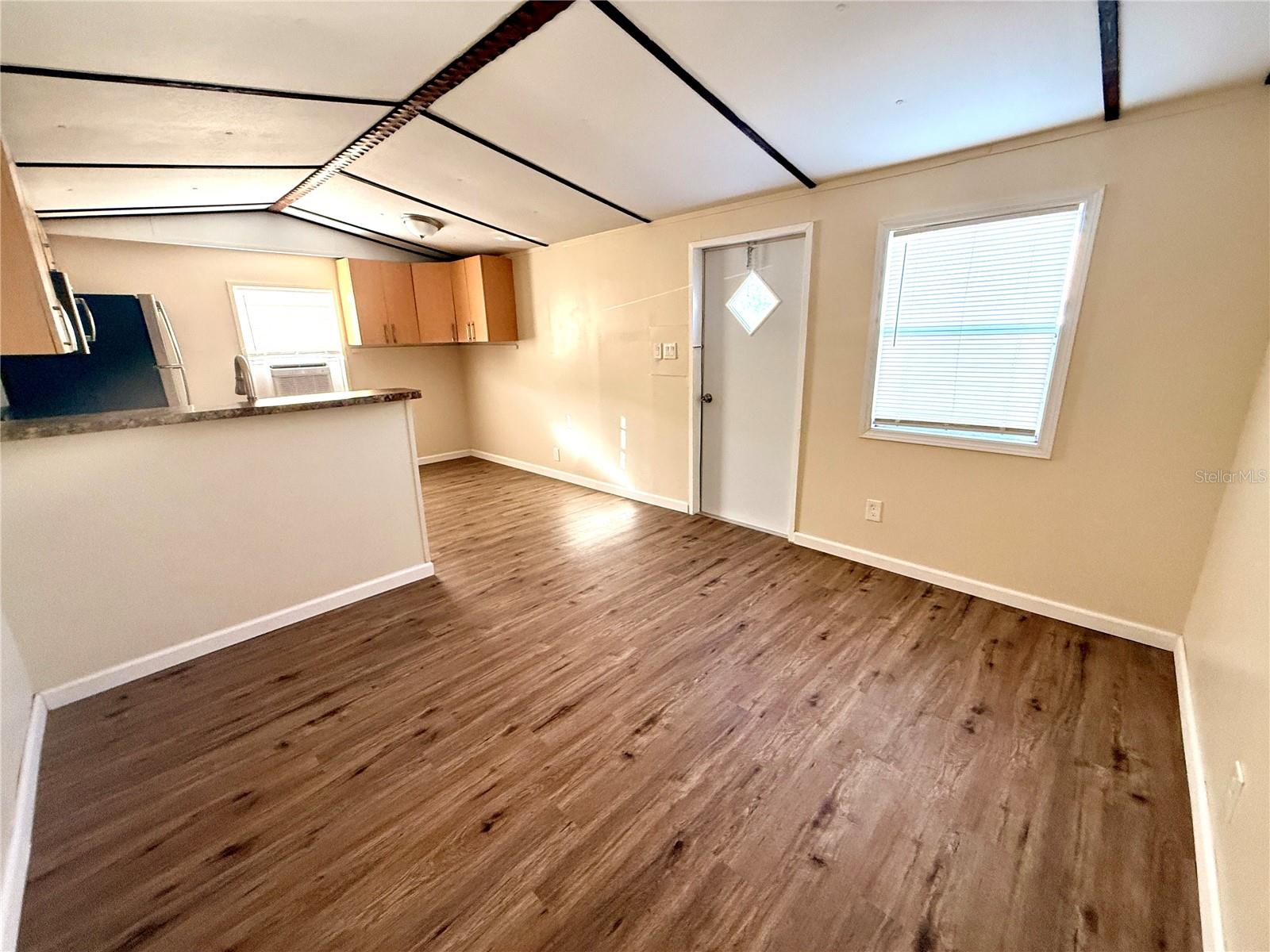 Image 6 of 20 For 11324 Altoona Avenue