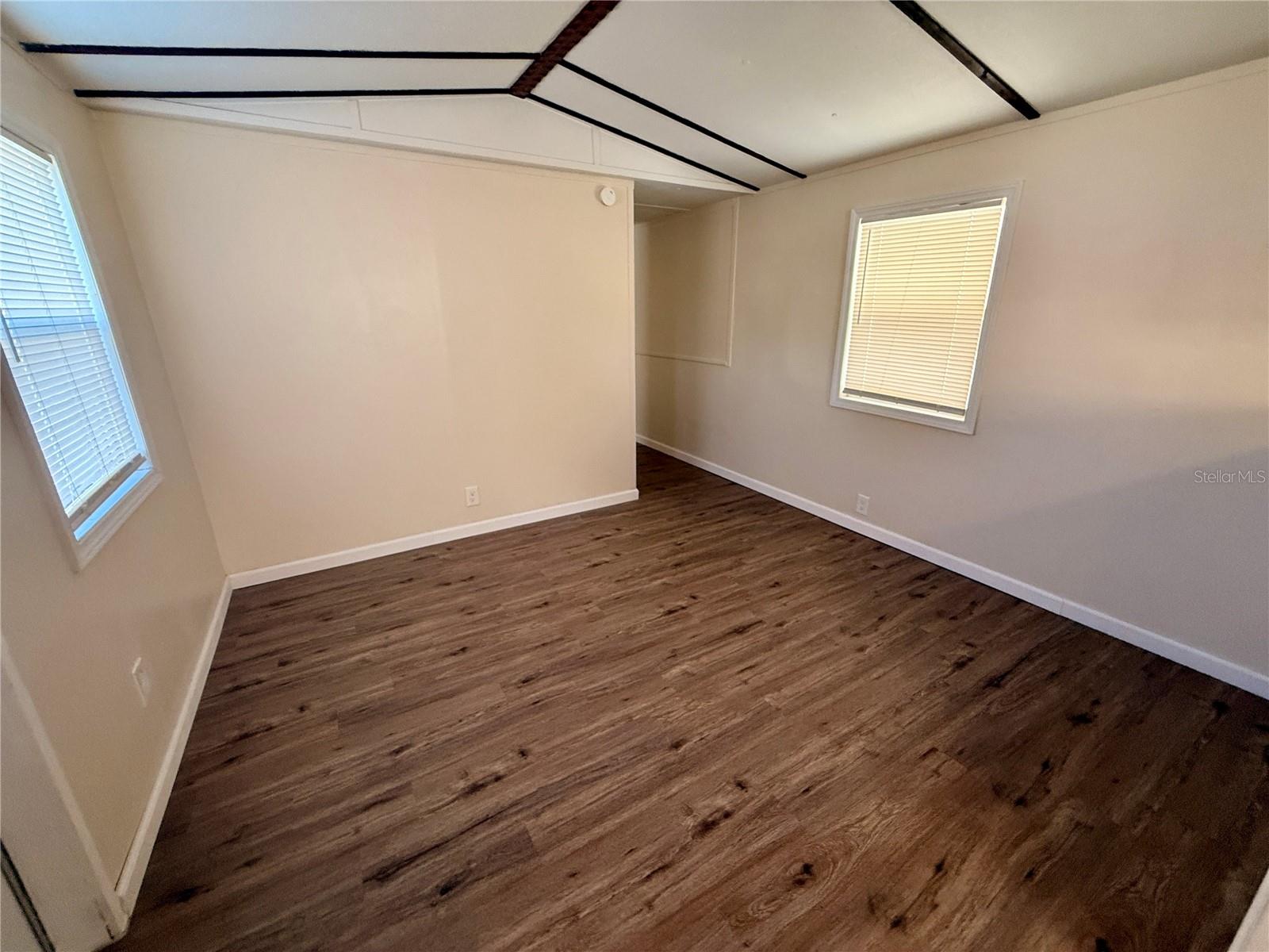 Image 7 of 20 For 11324 Altoona Avenue