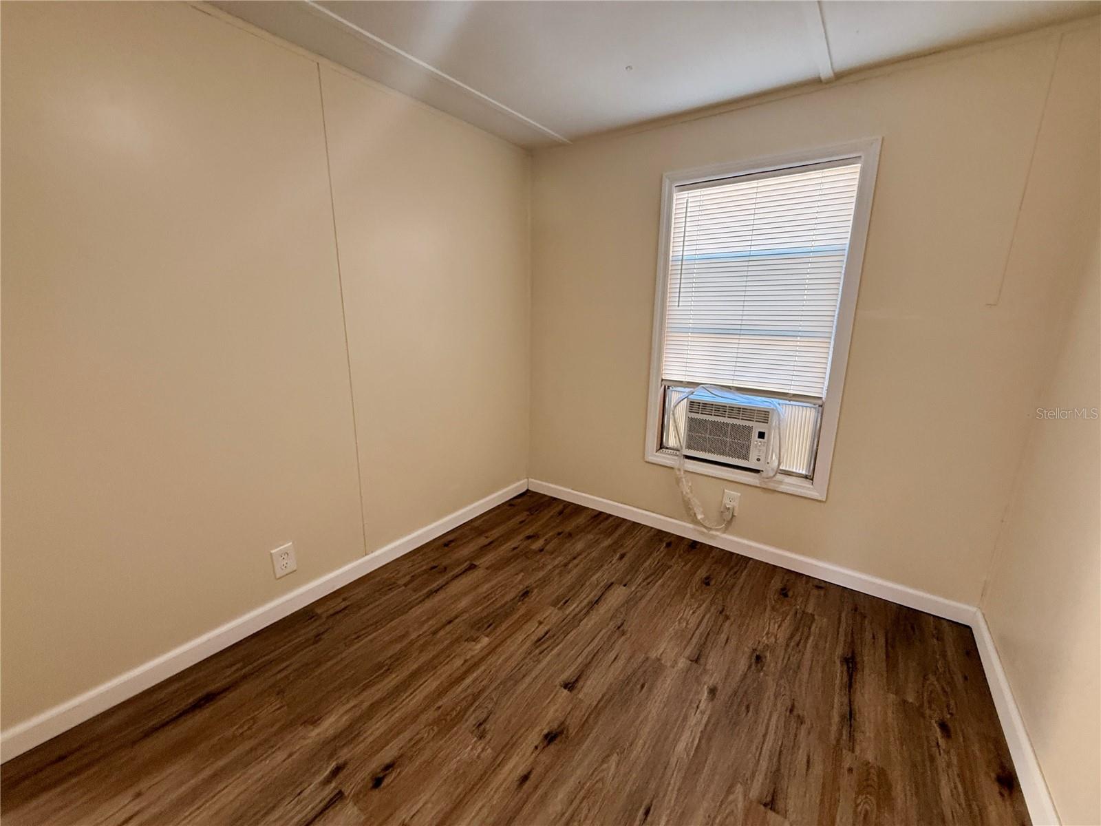 Image 8 of 20 For 11324 Altoona Avenue