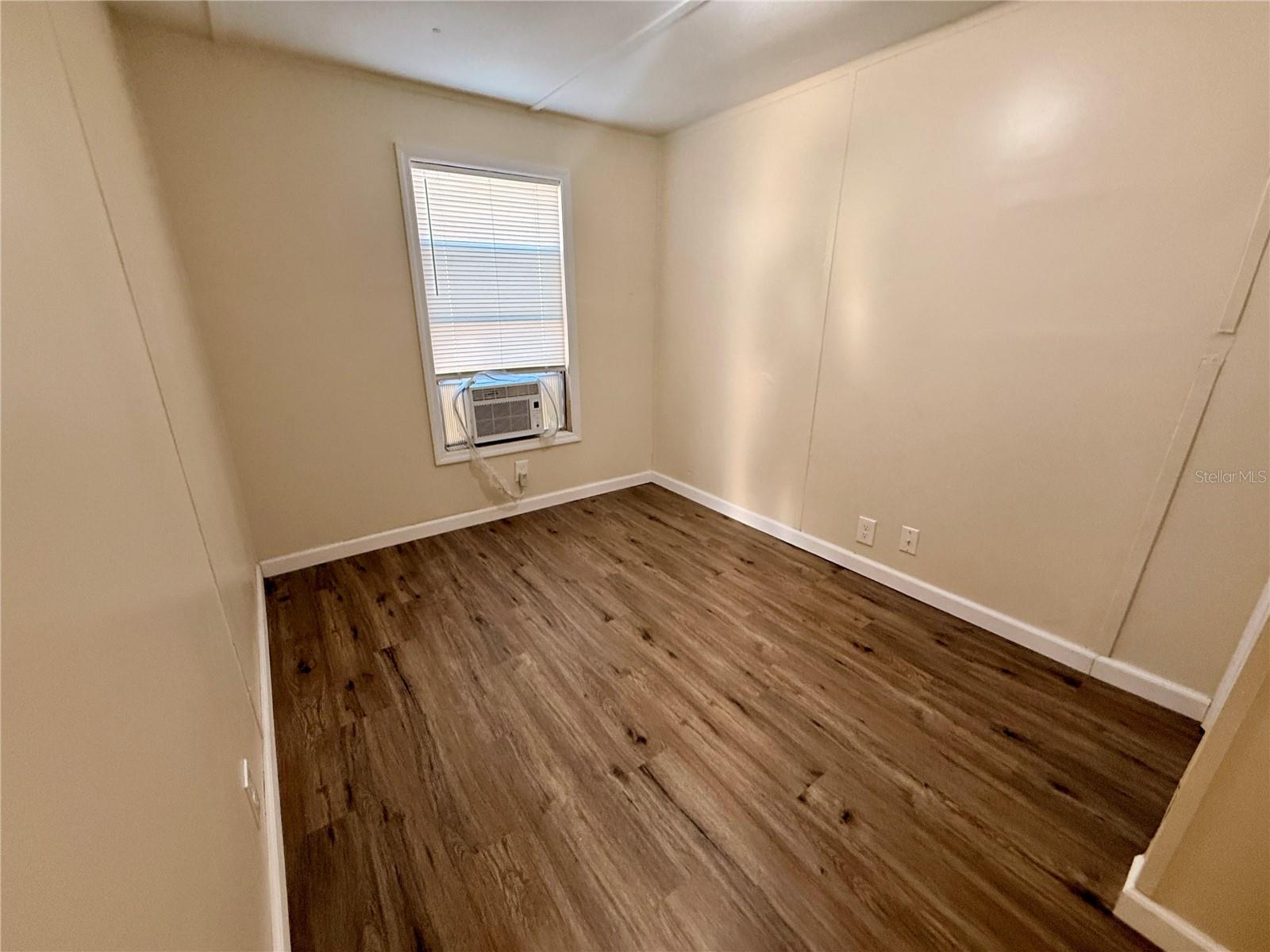 Image 9 of 20 For 11324 Altoona Avenue