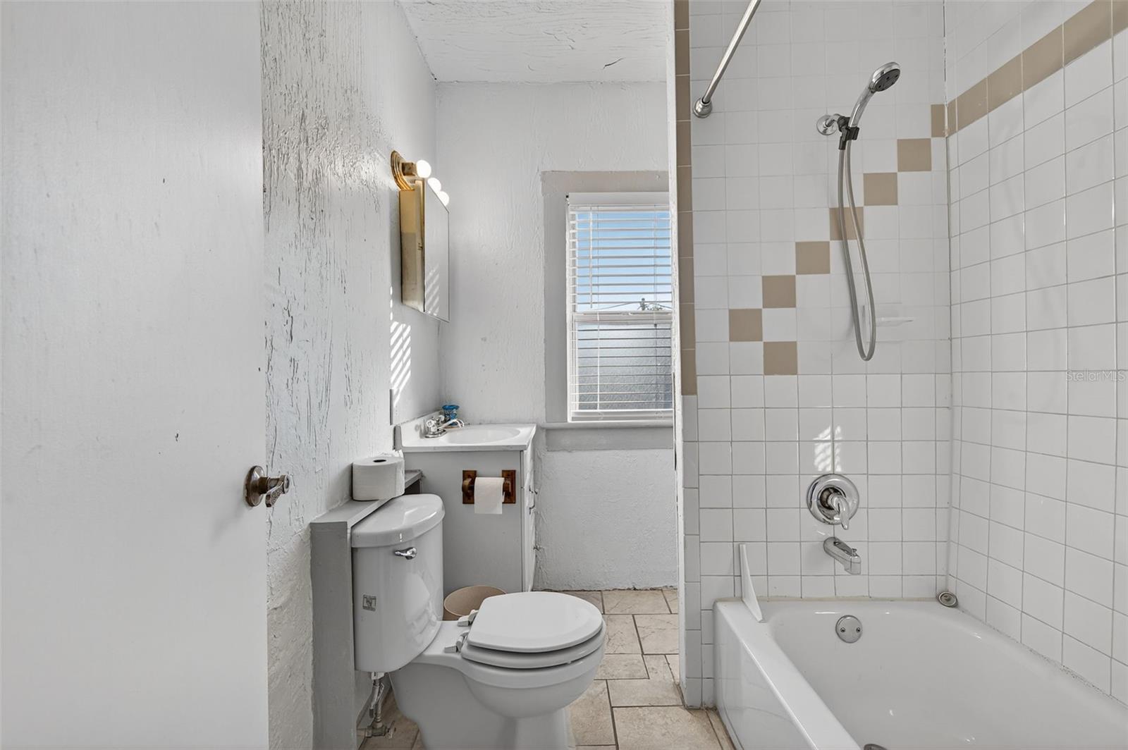 Image 17 of 84 For 312 Orange Street B