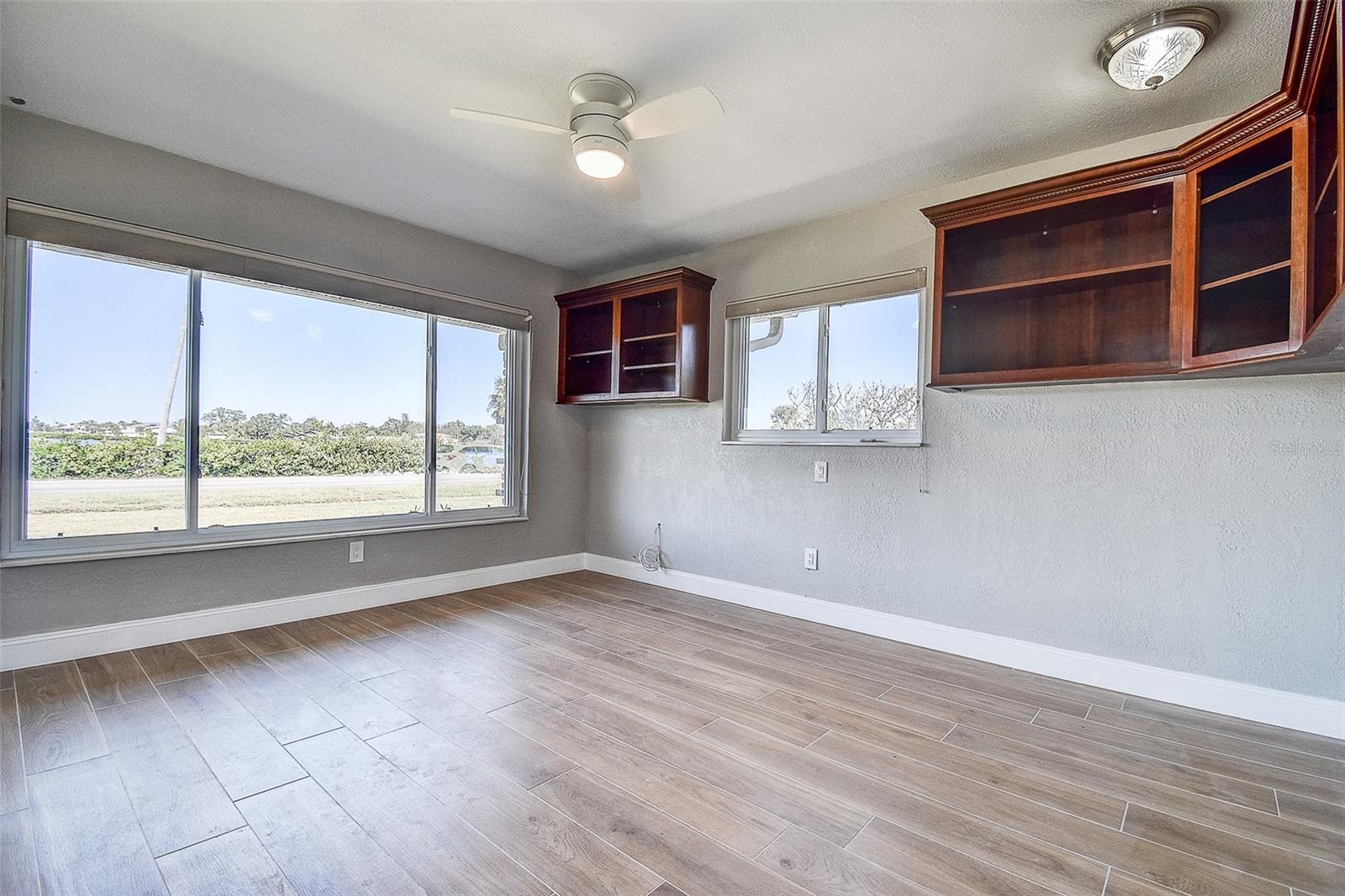 Image 19 of 33 For 809 Whitcomb Boulevard