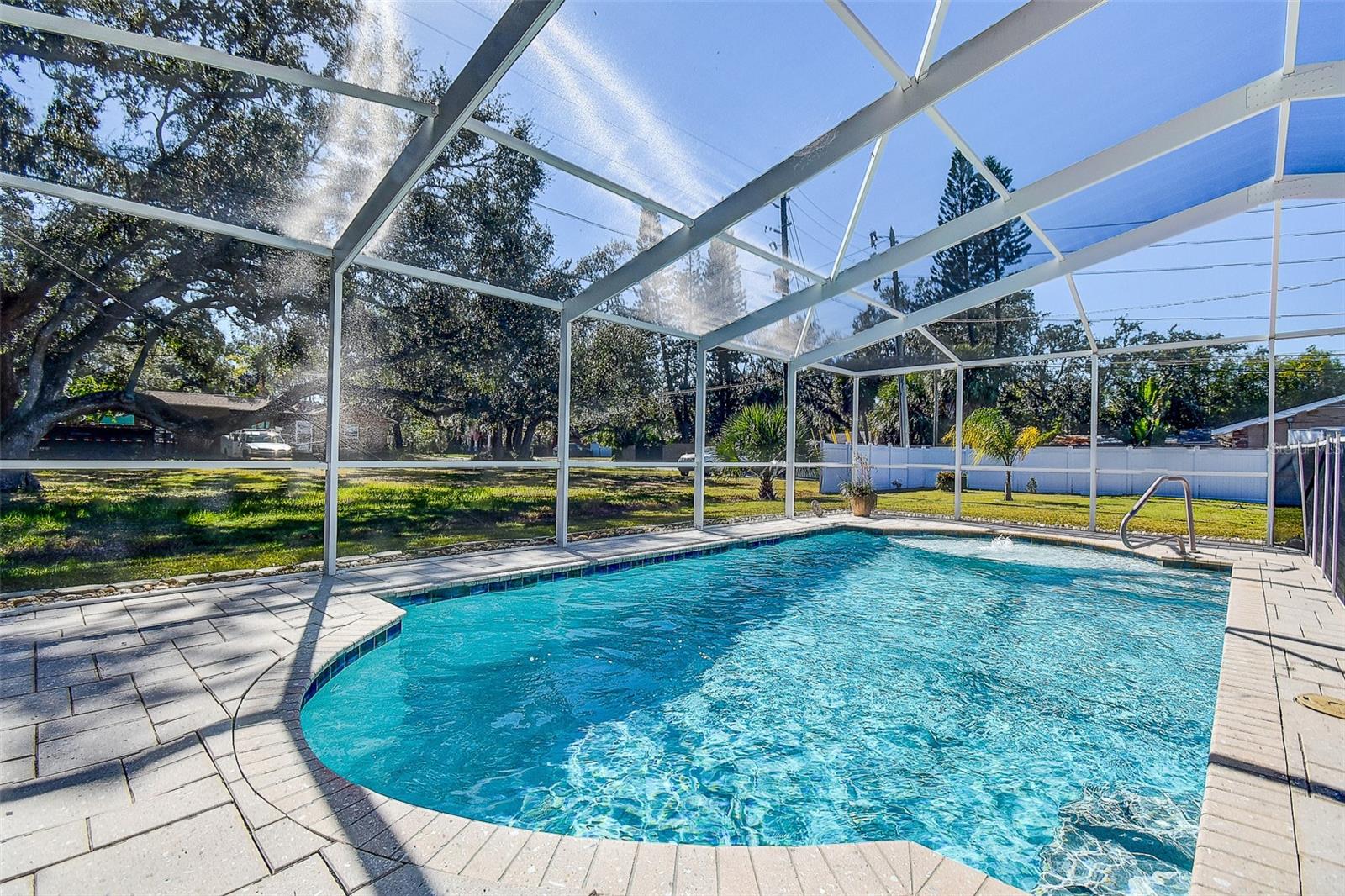 Image 24 of 33 For 809 Whitcomb Boulevard