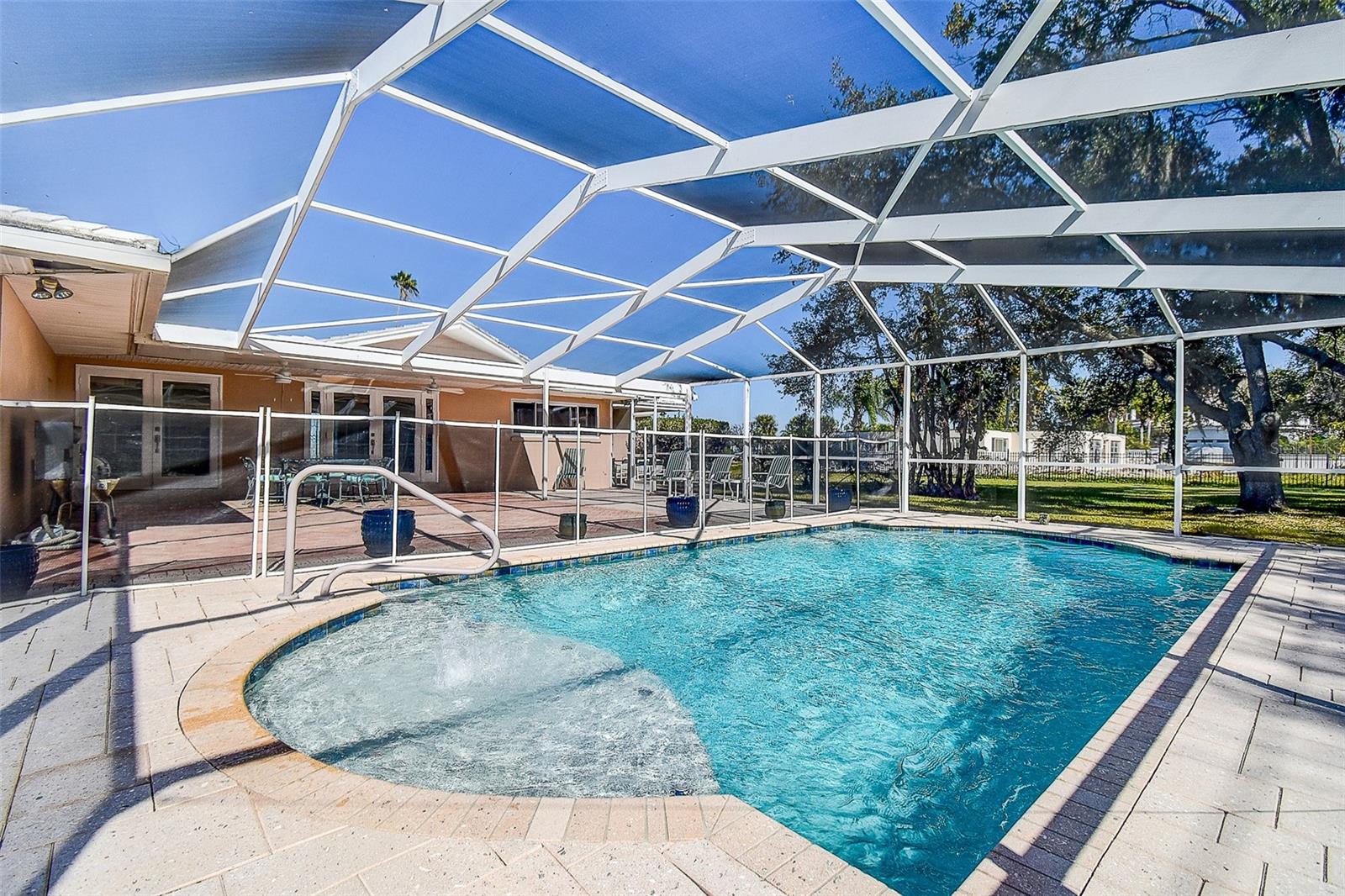 Image 27 of 33 For 809 Whitcomb Boulevard