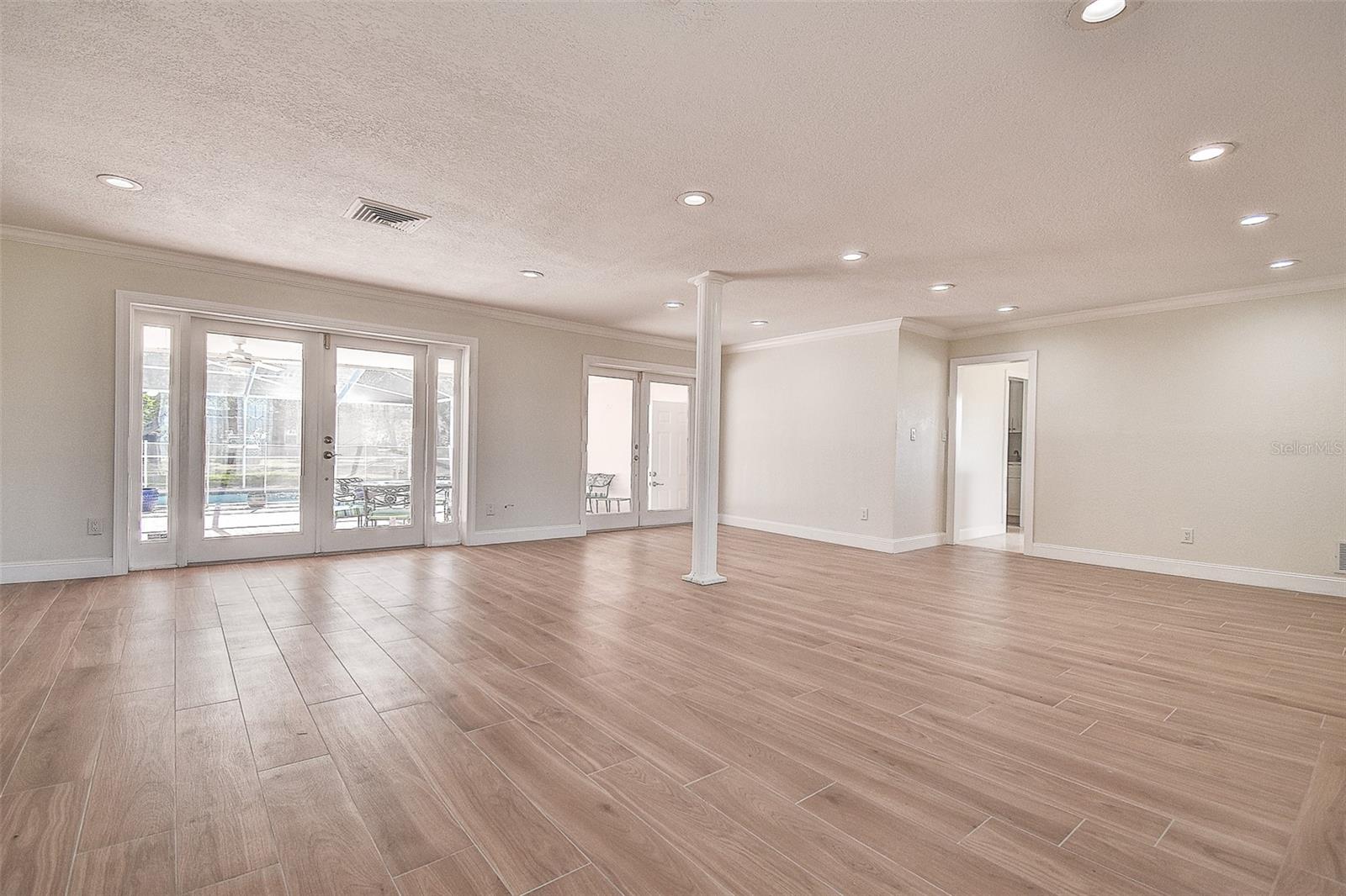 Image 7 of 33 For 809 Whitcomb Boulevard