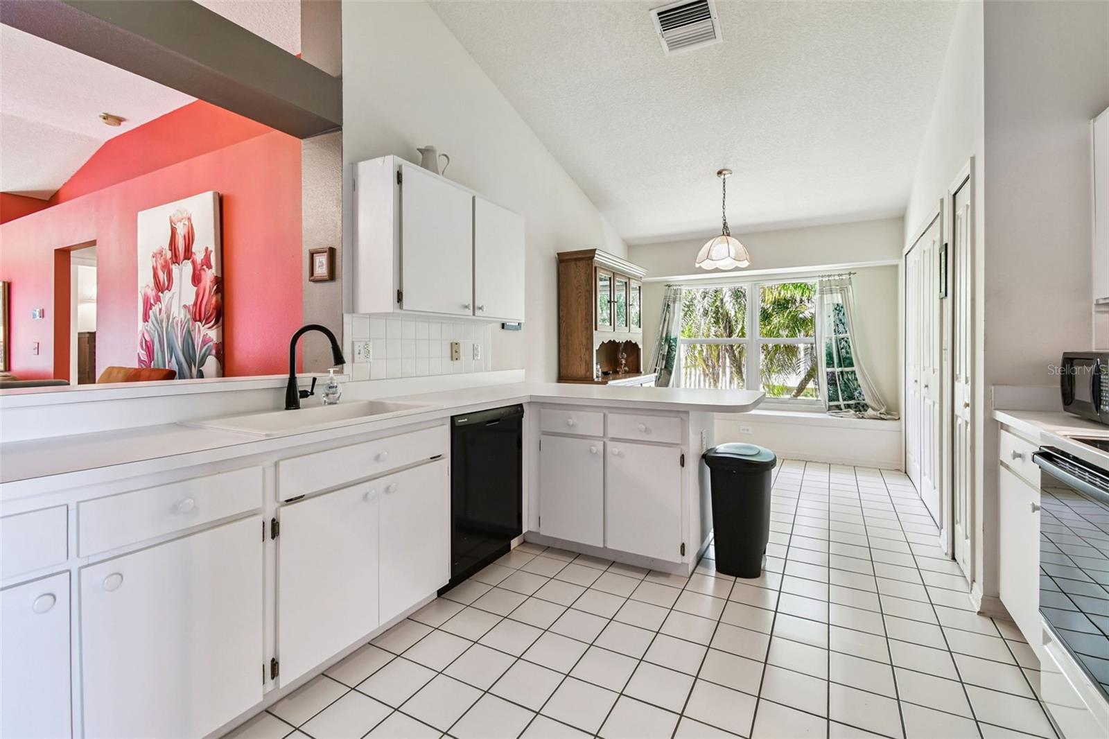 Listing photo id 9 for 29228 Birds Eye Drive