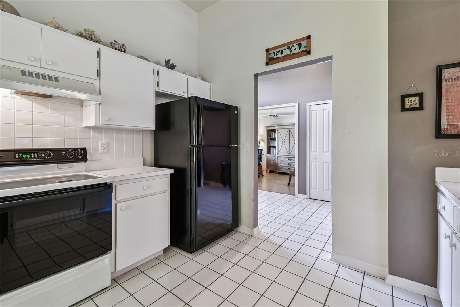 Listing photo id 11 for 29228 Birds Eye Drive