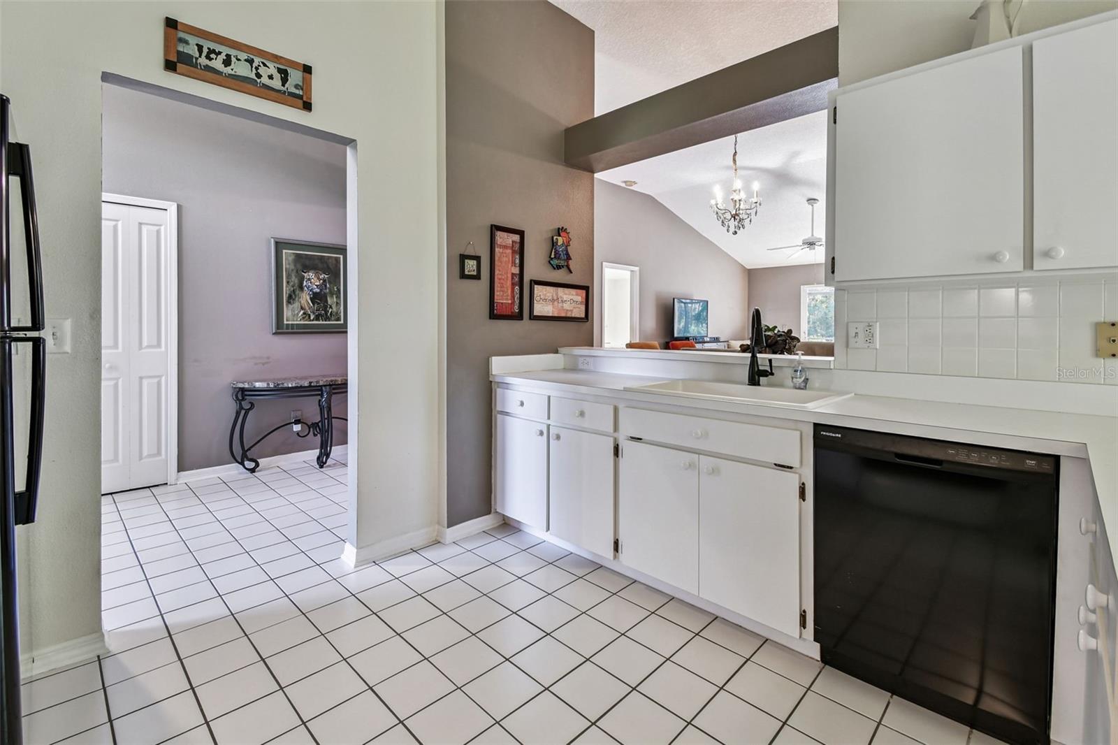 Listing photo id 12 for 29228 Birds Eye Drive