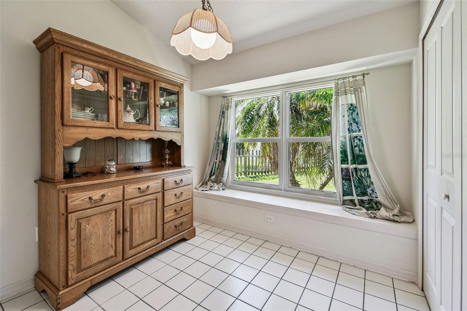 Listing photo id 14 for 29228 Birds Eye Drive