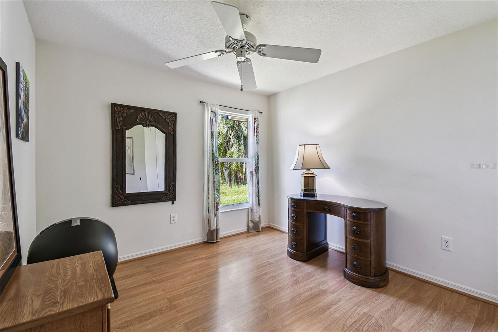 Listing photo id 26 for 29228 Birds Eye Drive