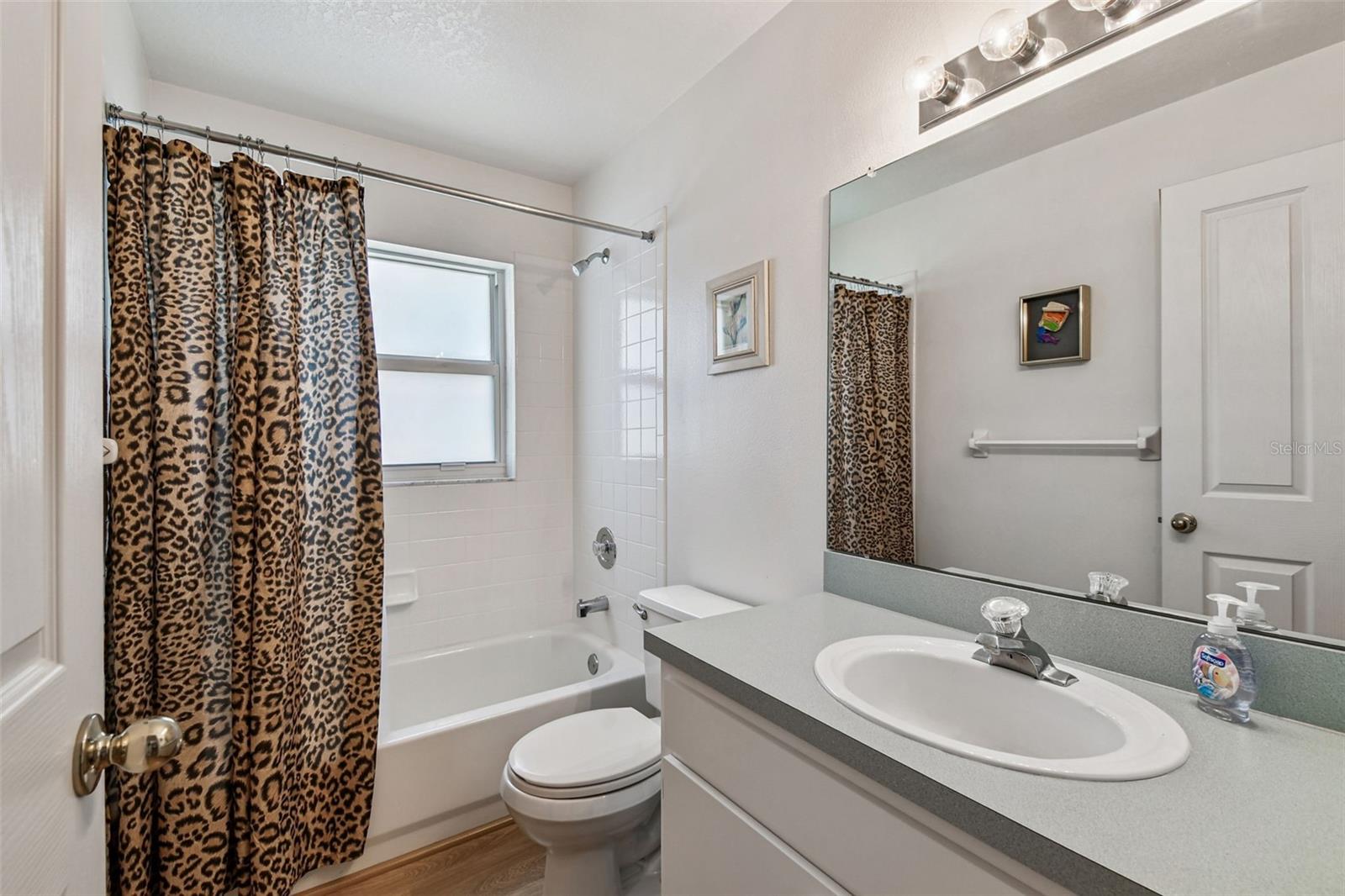 Listing photo id 30 for 29228 Birds Eye Drive