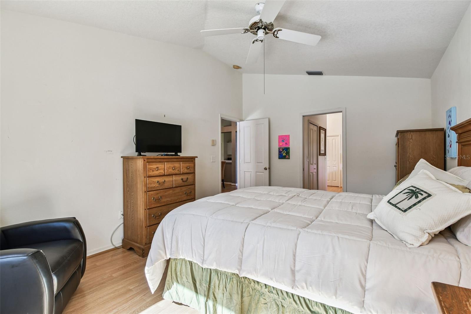 Listing photo id 35 for 29228 Birds Eye Drive