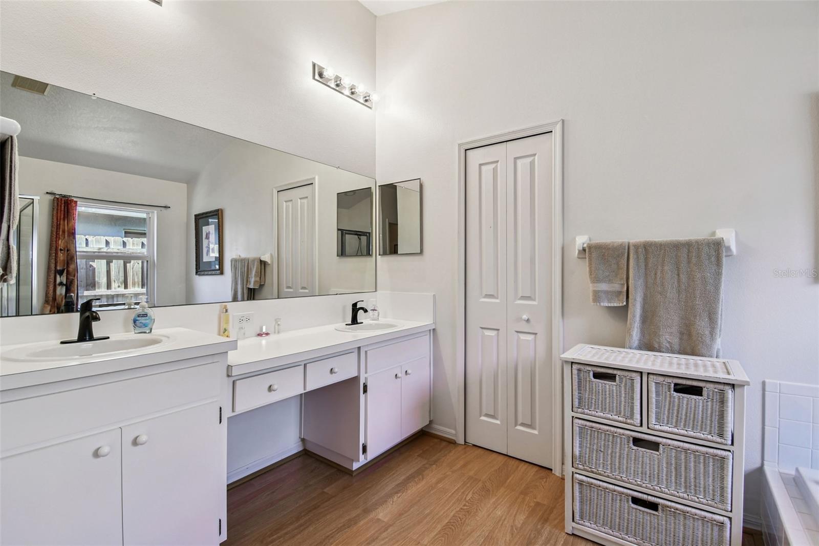 Listing photo id 37 for 29228 Birds Eye Drive